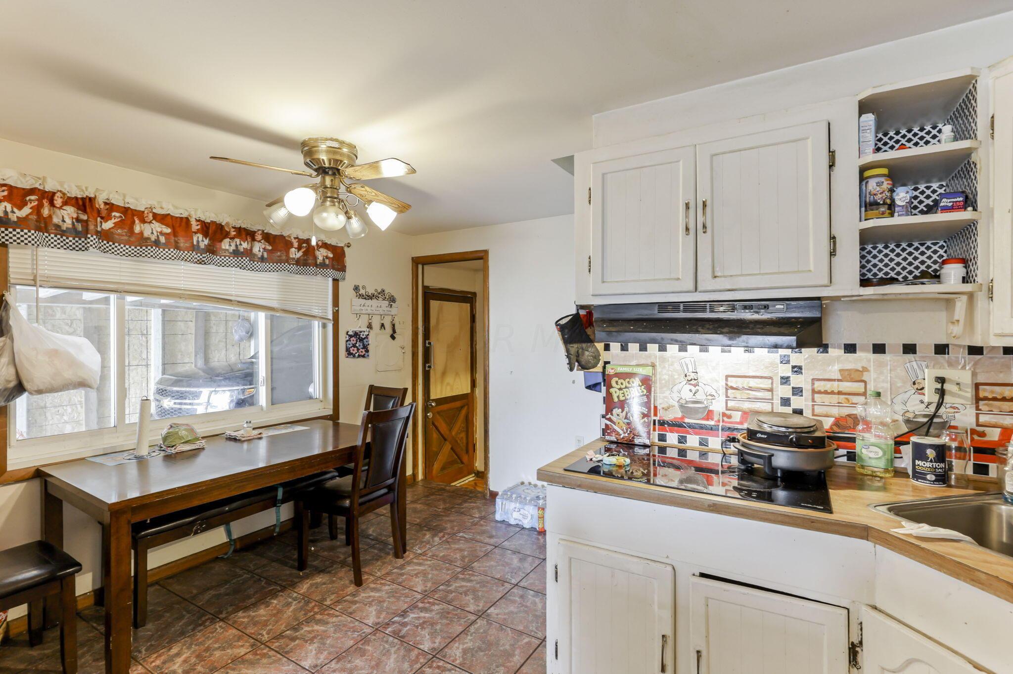 5180-5182 Beacon Hill Road