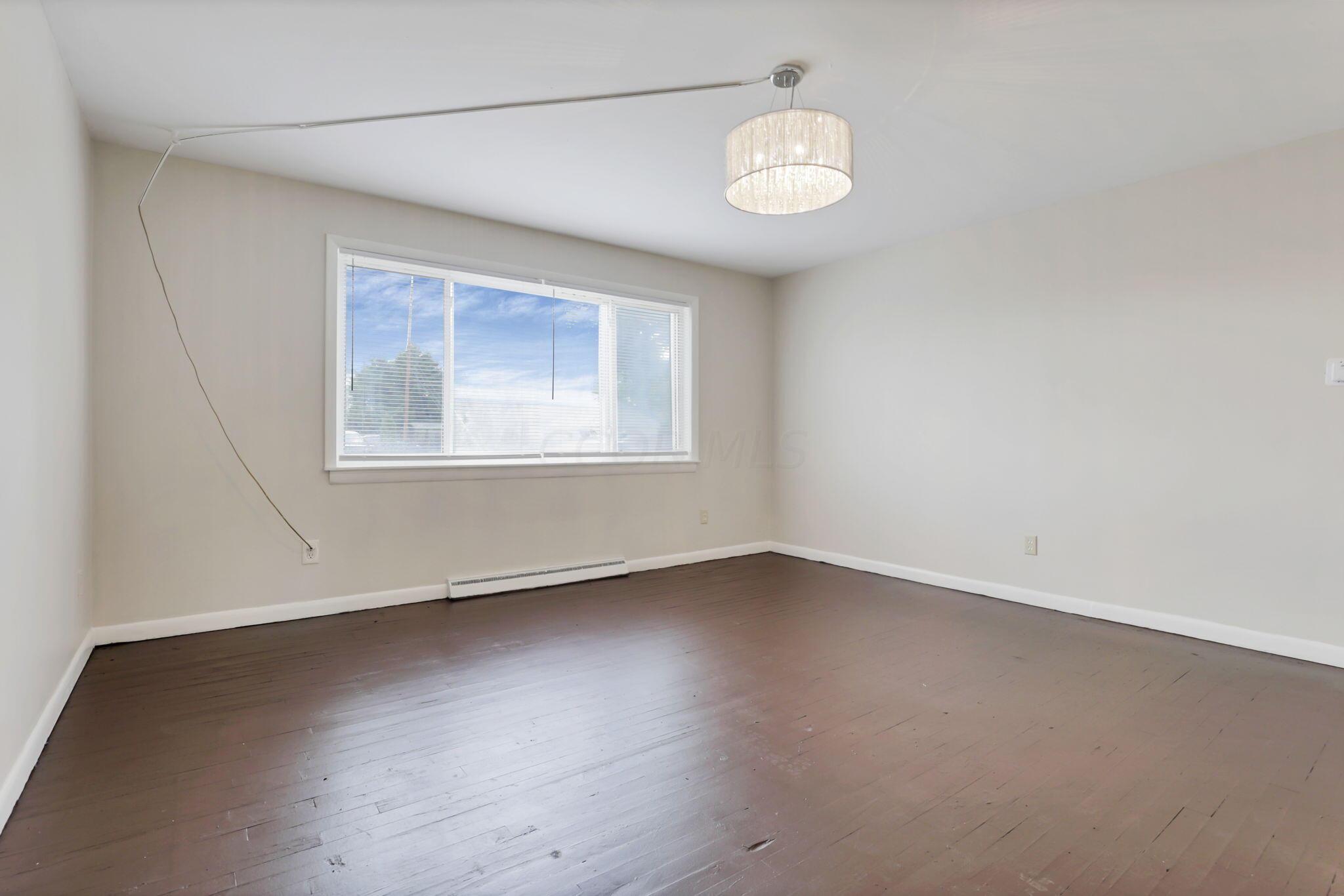 5180-5182 Beacon Hill Road