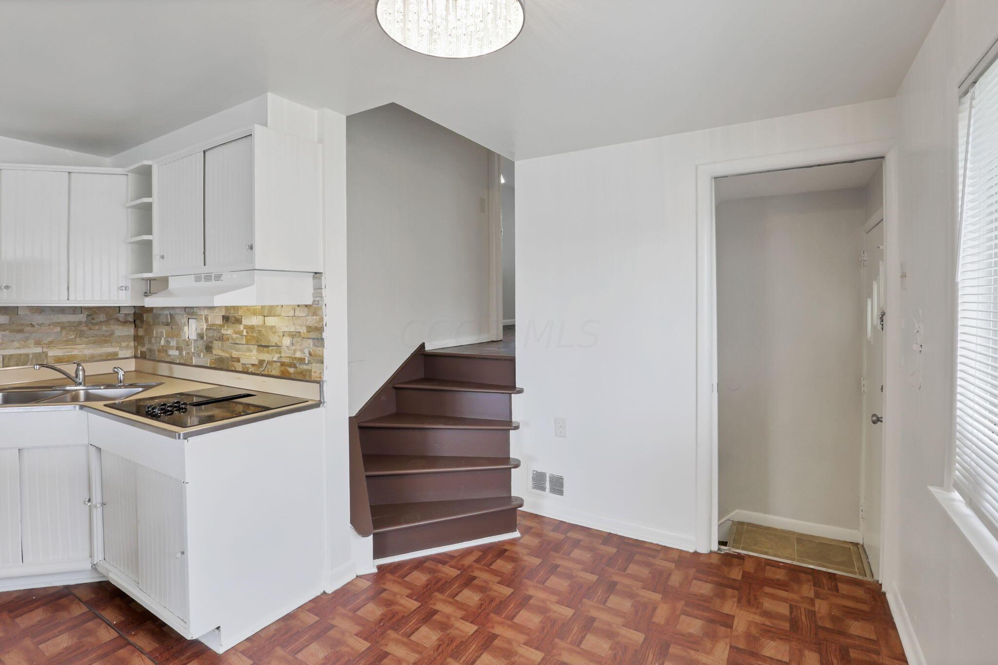5180-5182 Beacon Hill Road