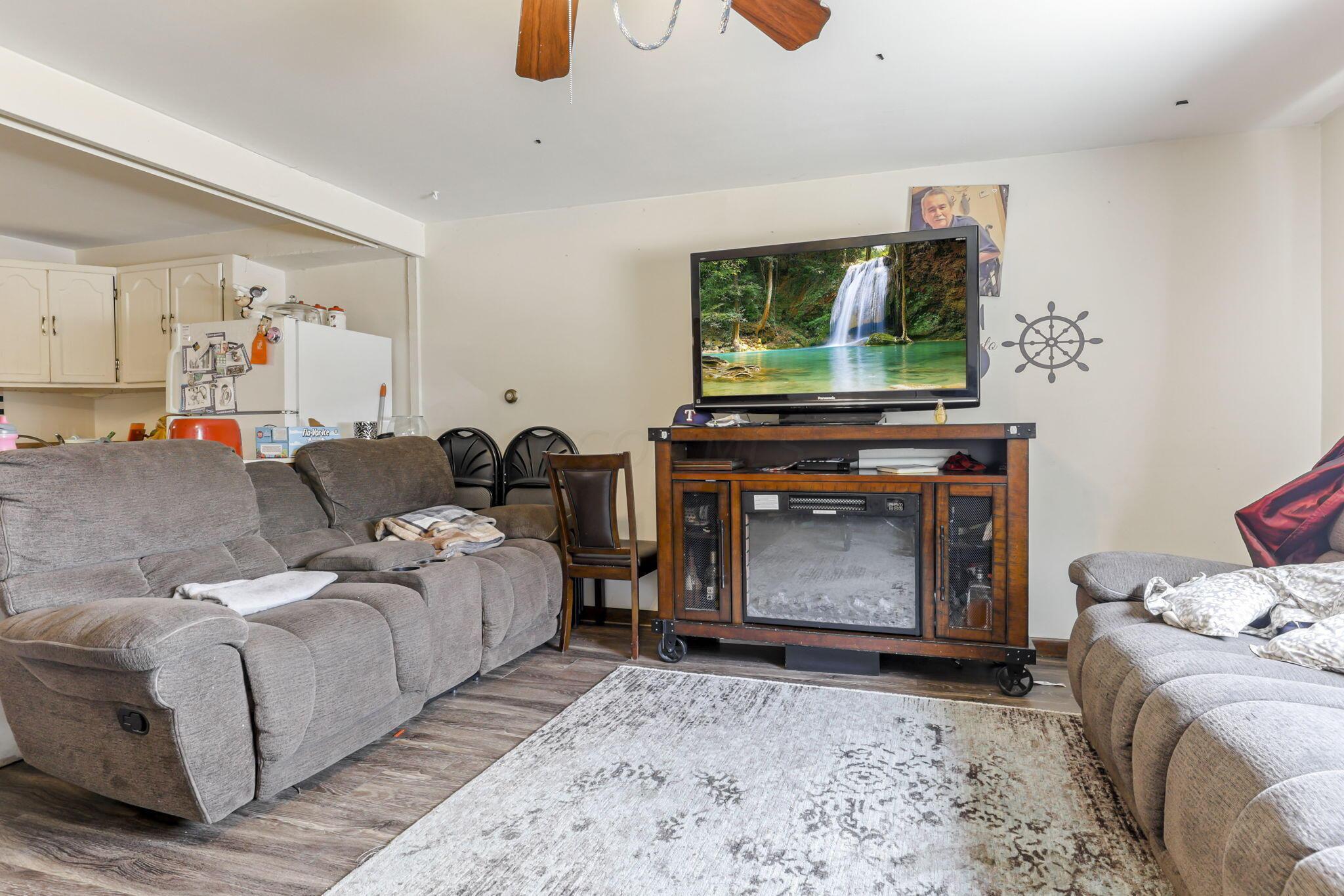 5180-5182 Beacon Hill Road