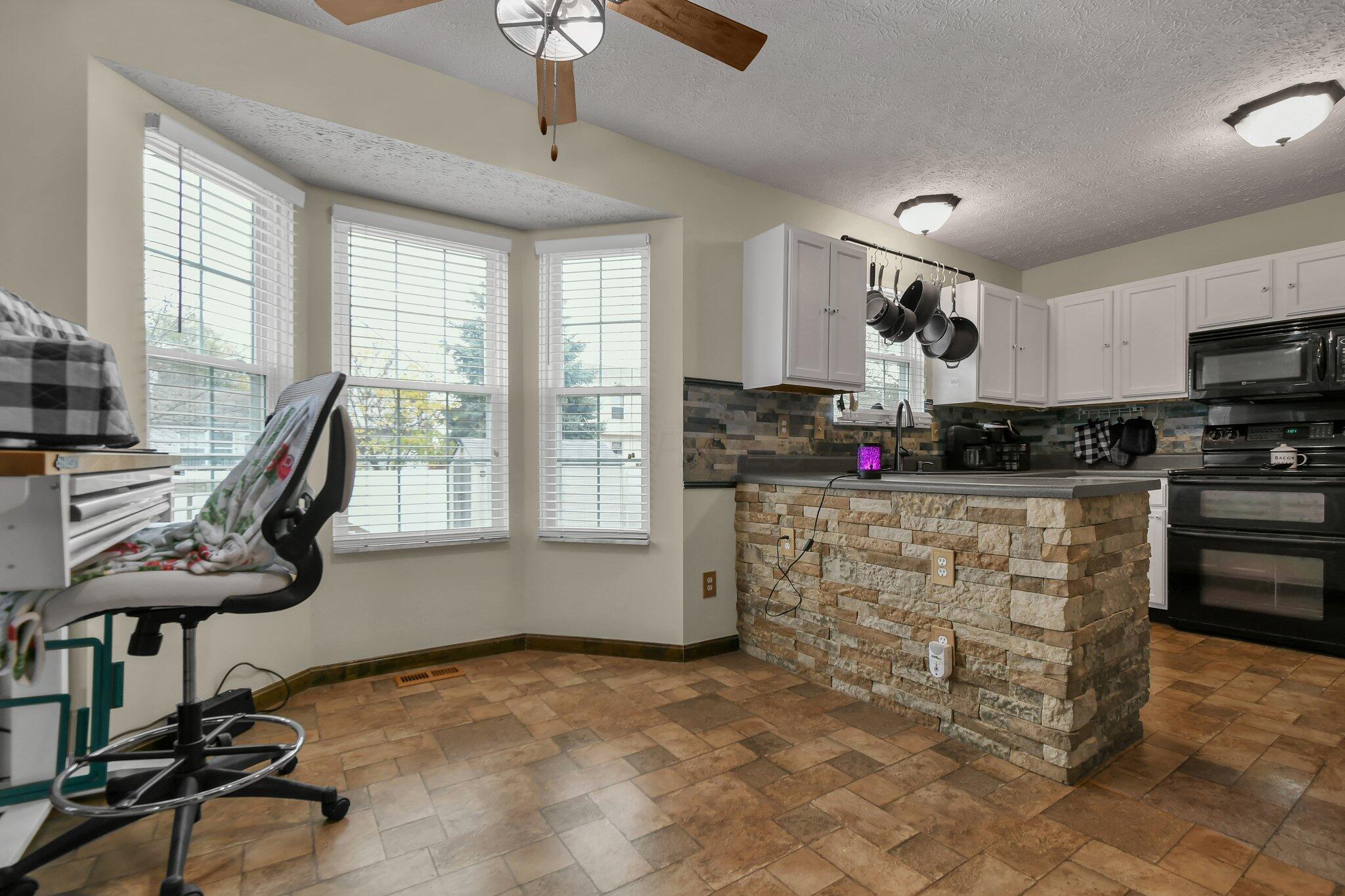 852 Hurlock Lane