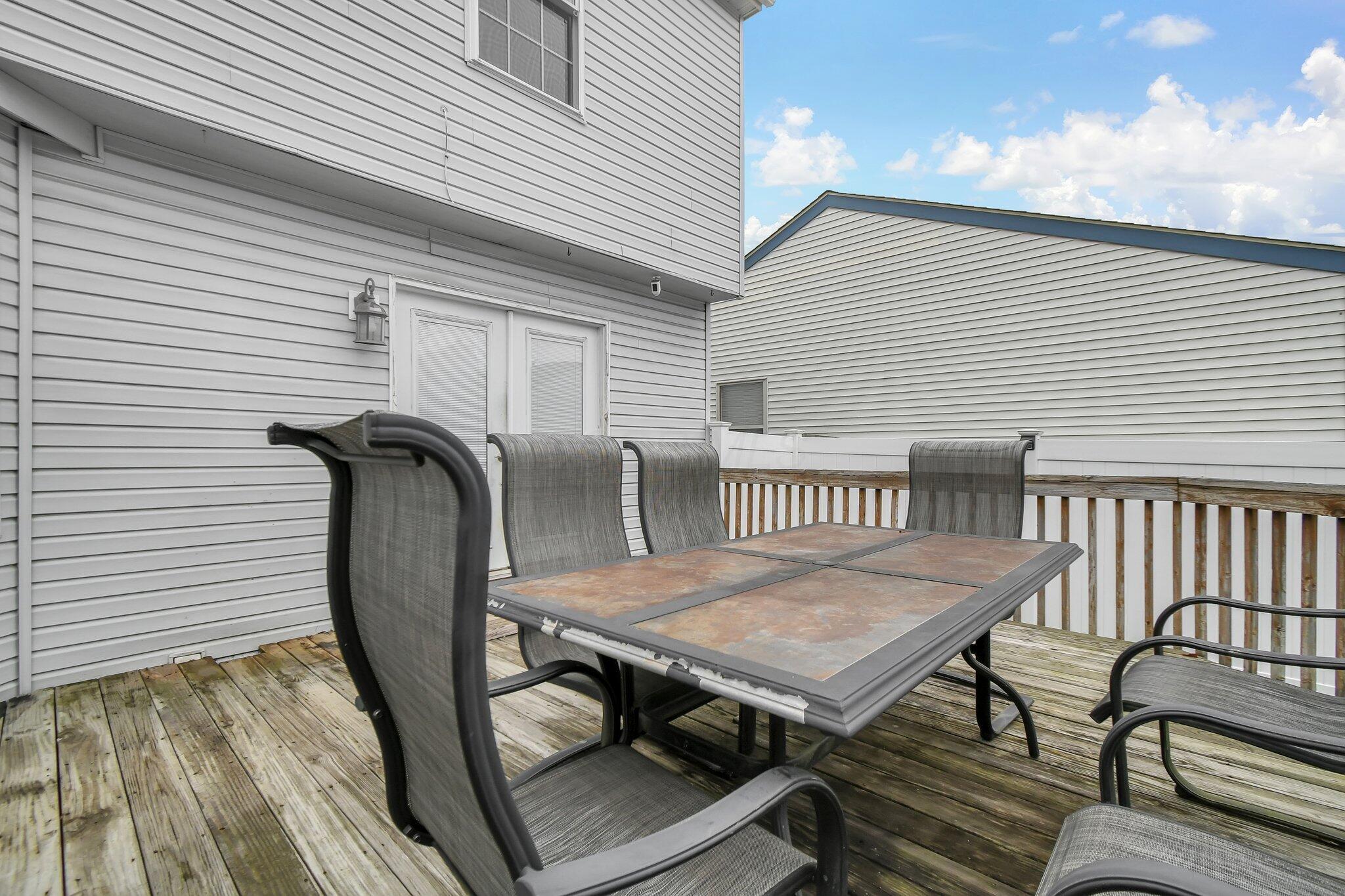 852 Hurlock Lane