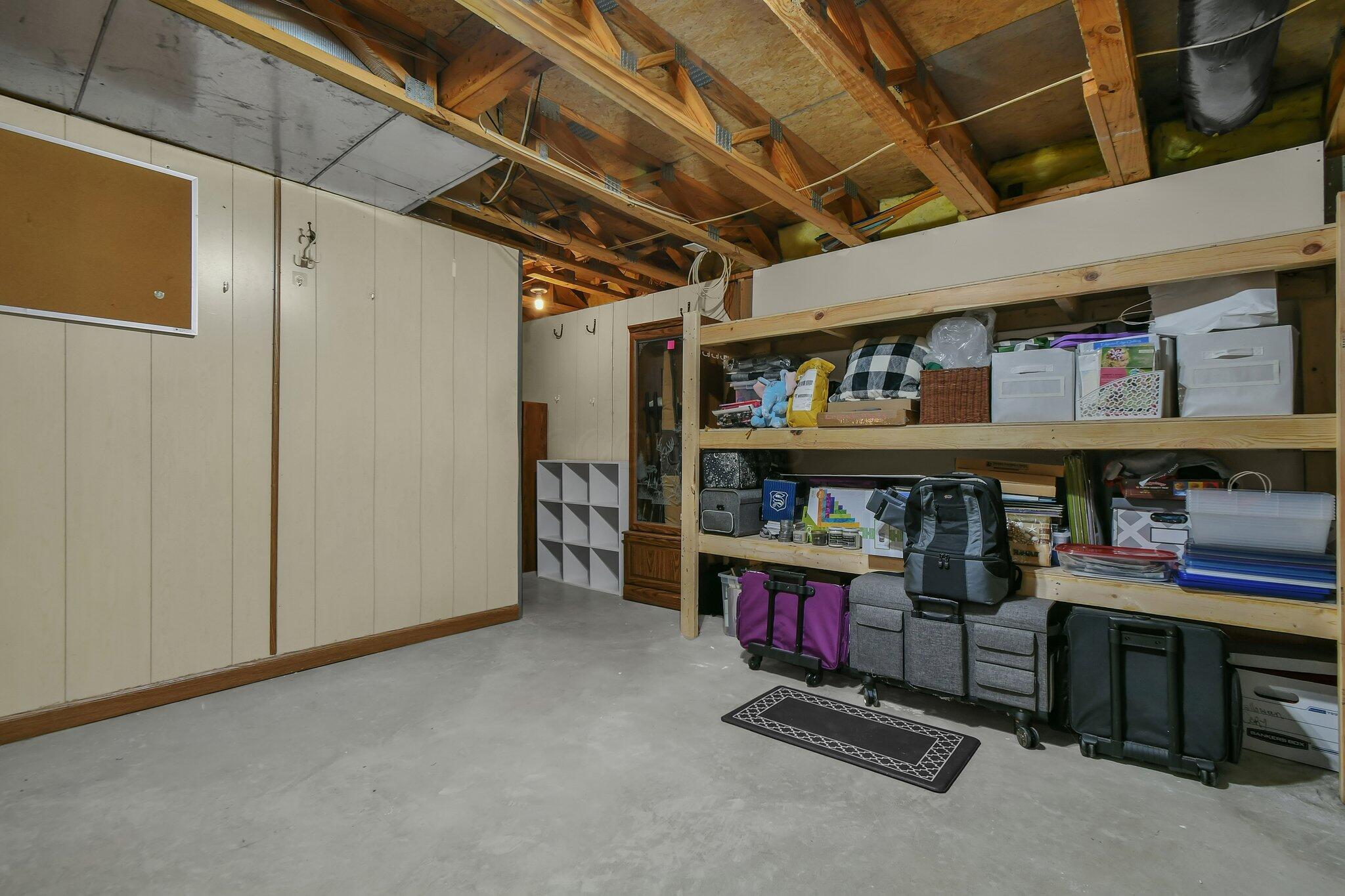 852 Hurlock Lane