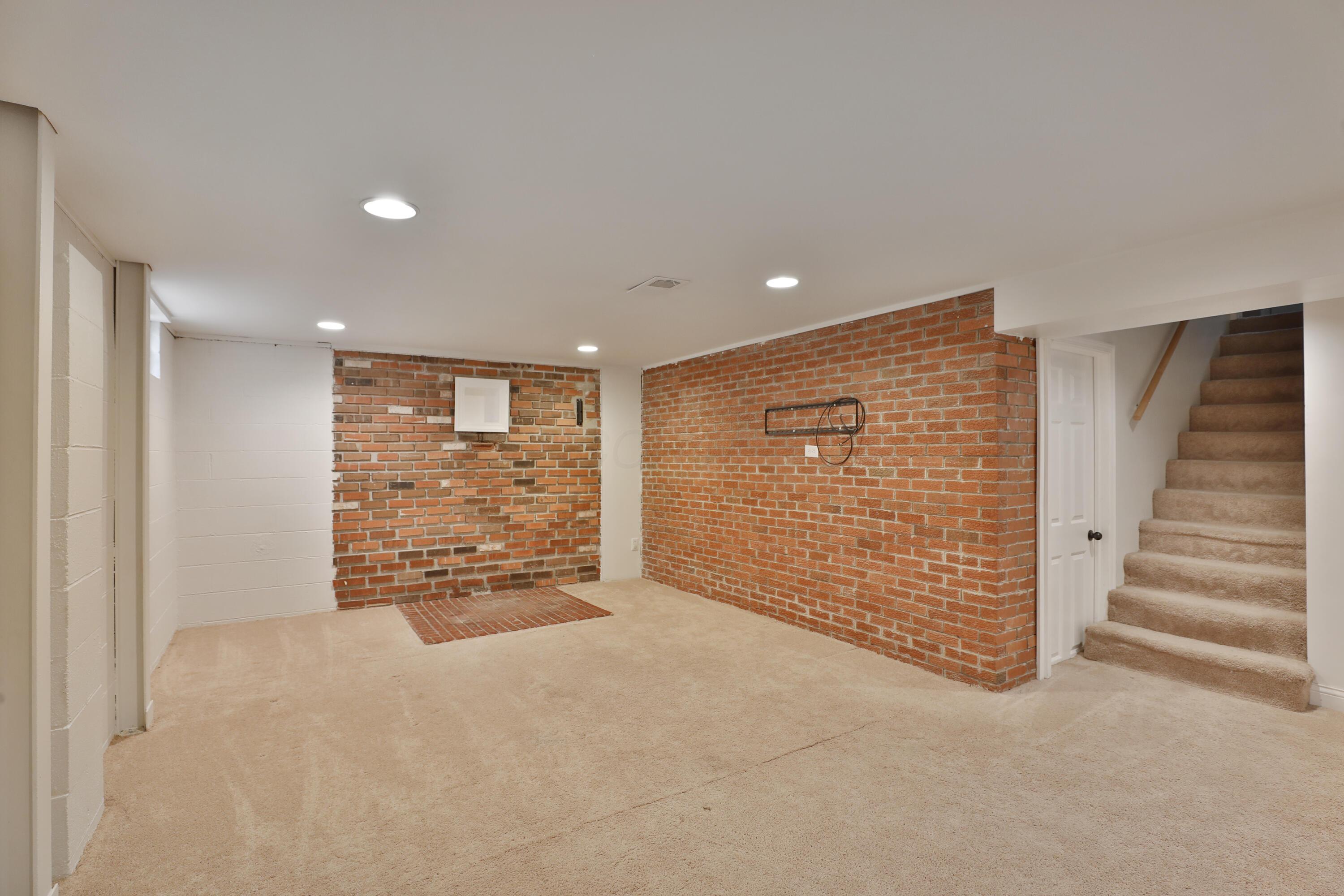 6219 Ambleside Drive
