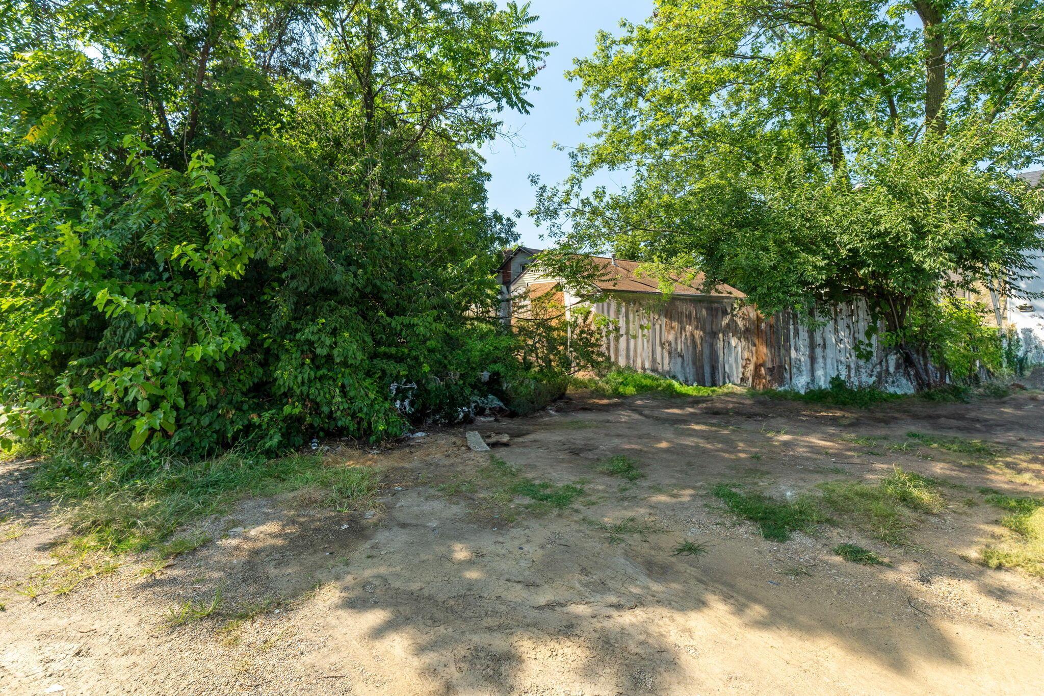 911 Camden Avenue