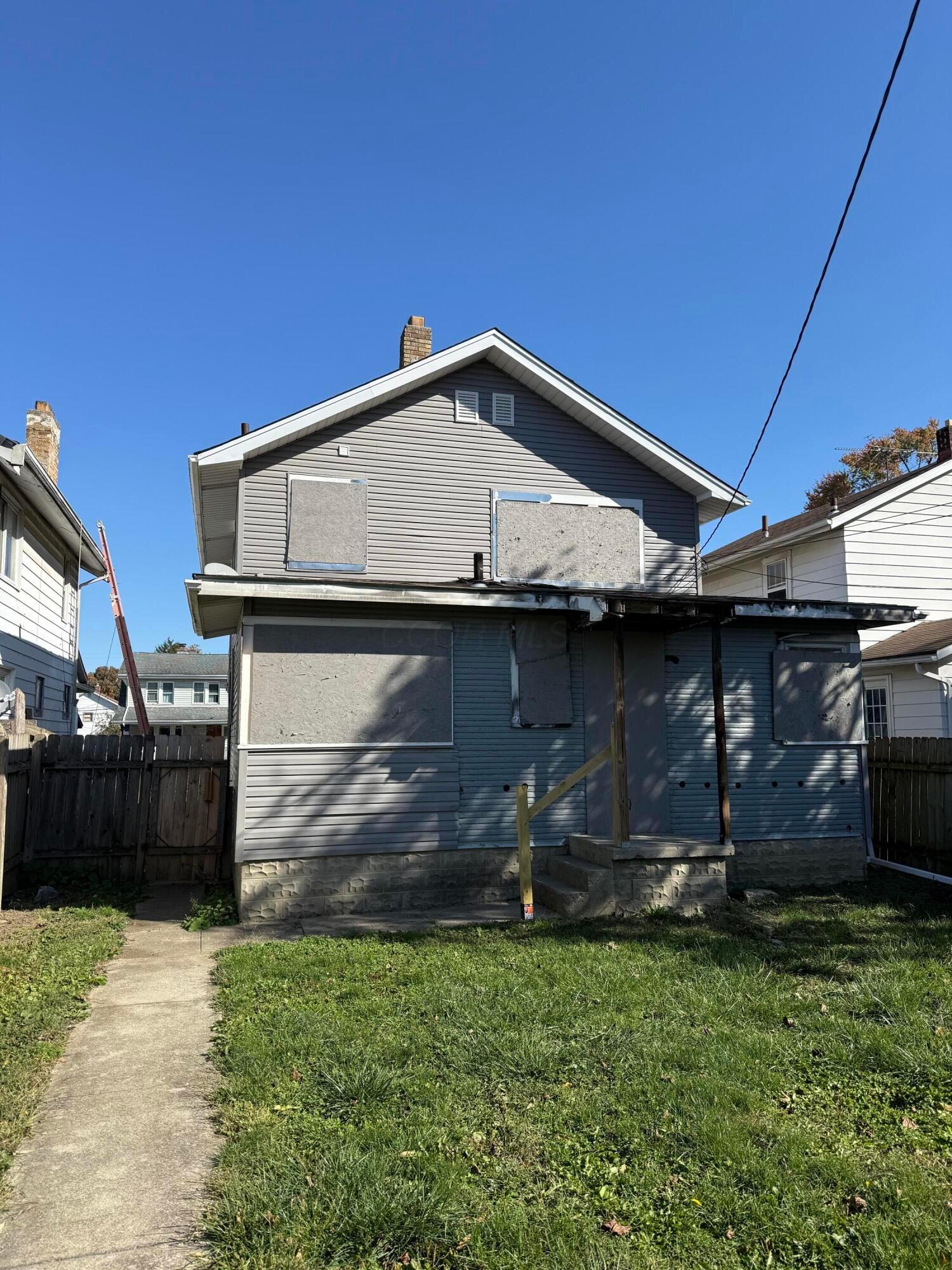 595 S Warren Avenue