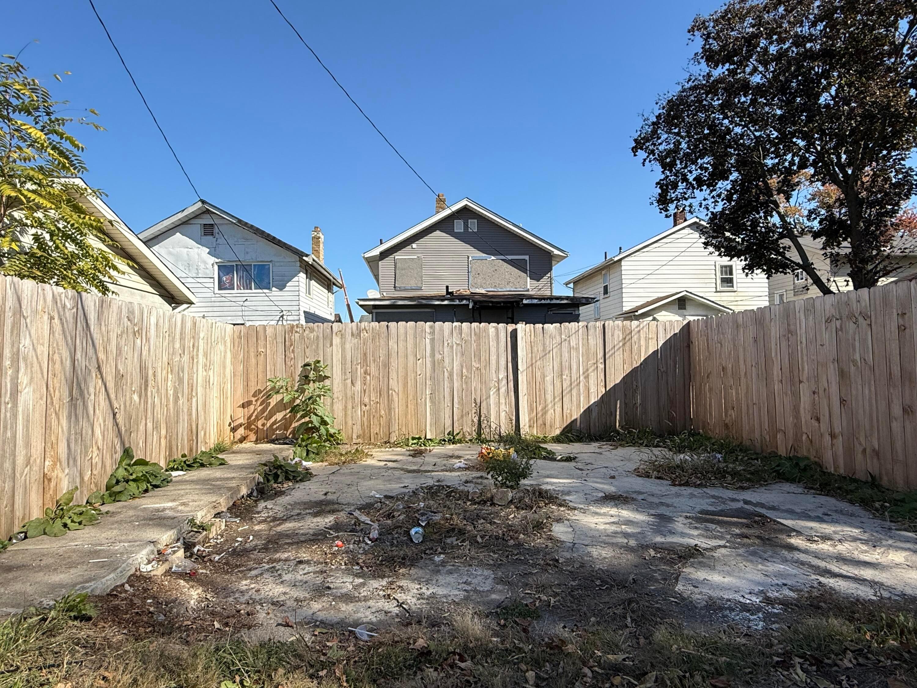 595 S Warren Avenue