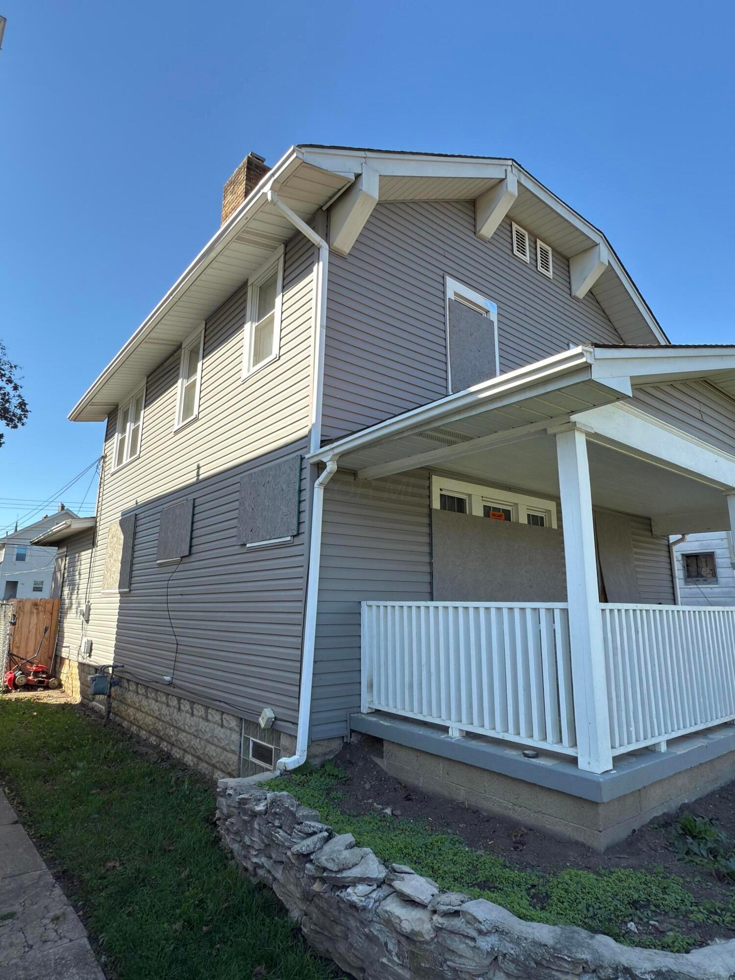 595 S Warren Avenue