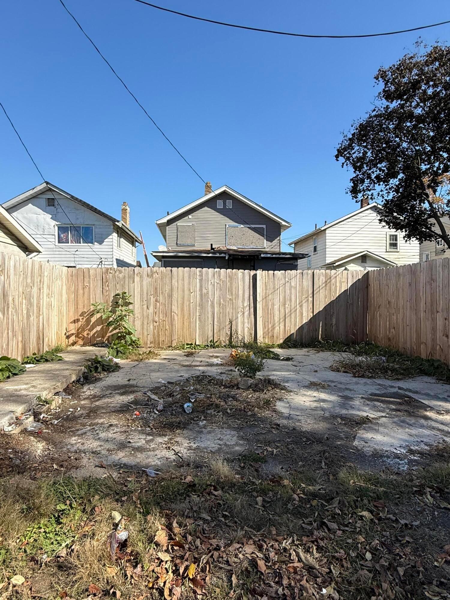 595 S Warren Avenue