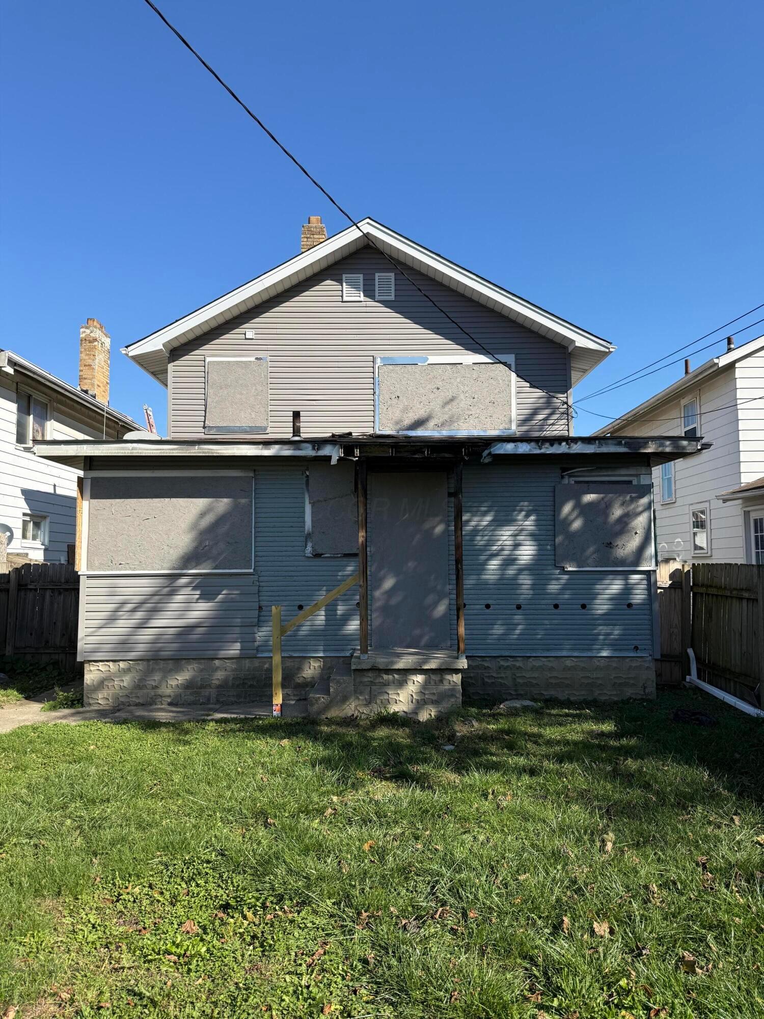 595 S Warren Avenue