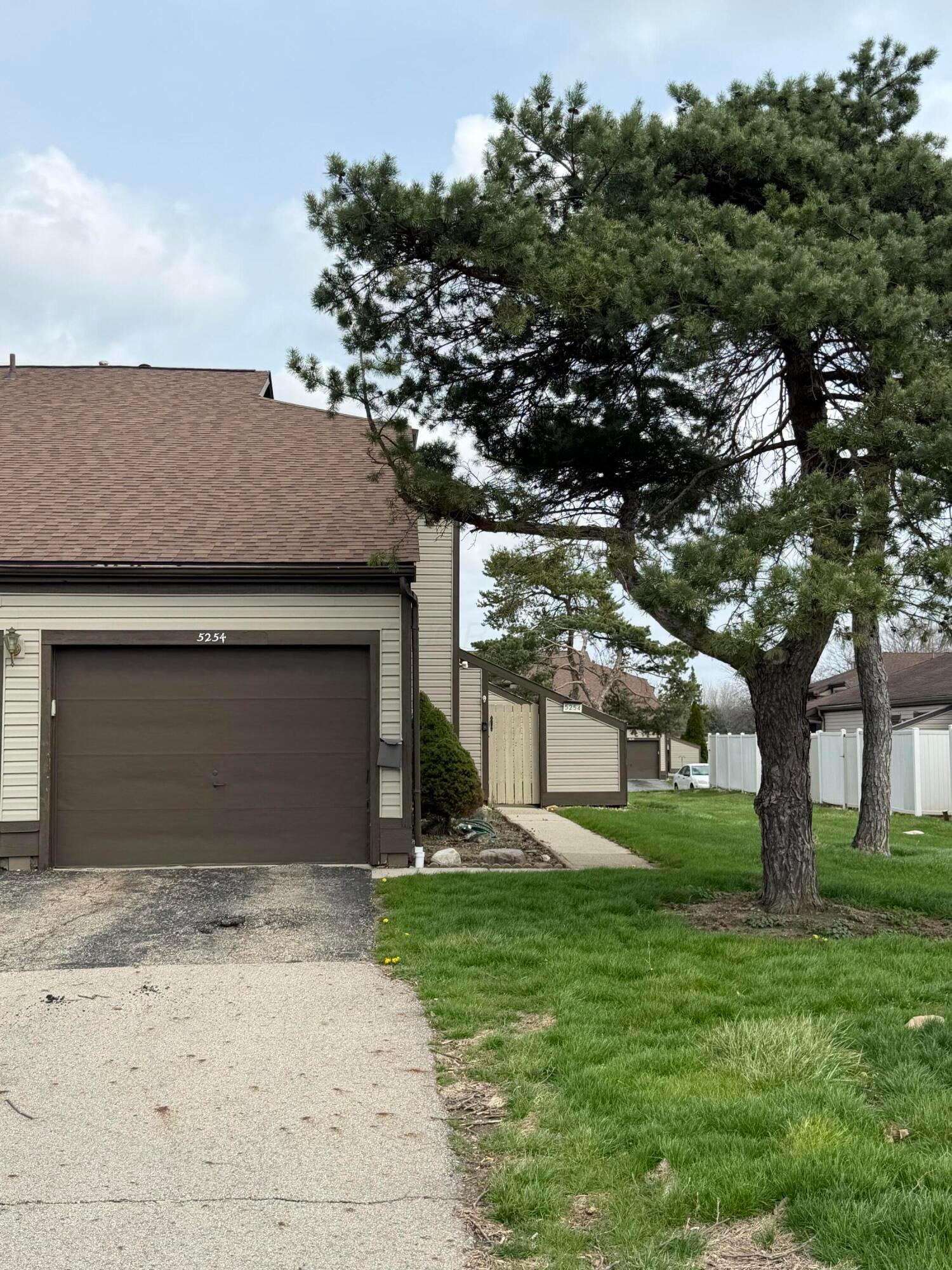 5254 Westbury Drive, 14D
