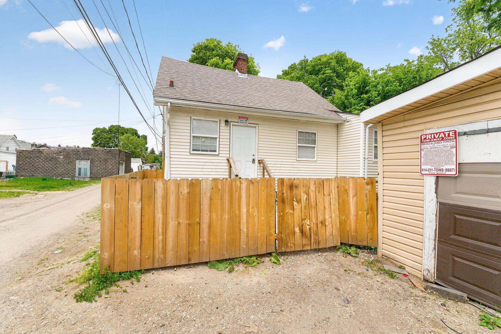 373 Wrexham Avenue