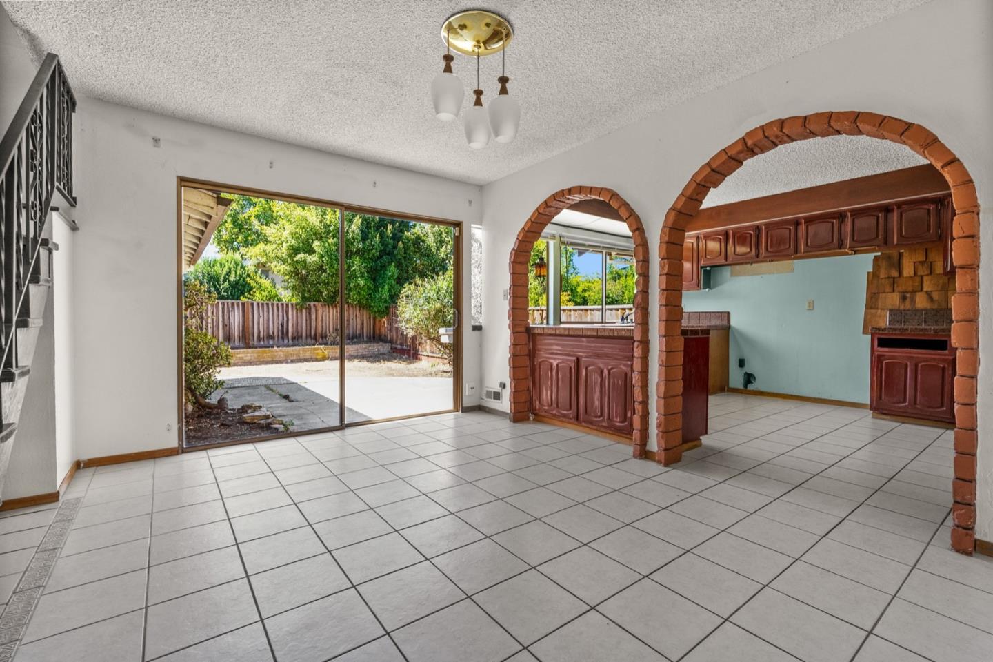 1004 Azalea Drive
