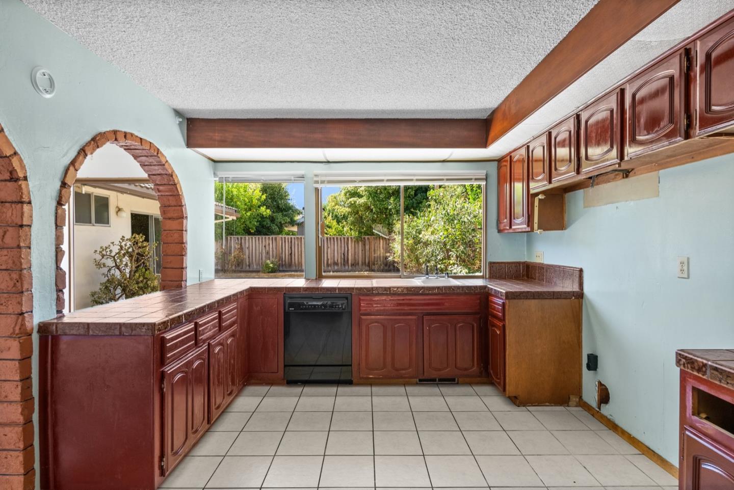 1004 Azalea Drive