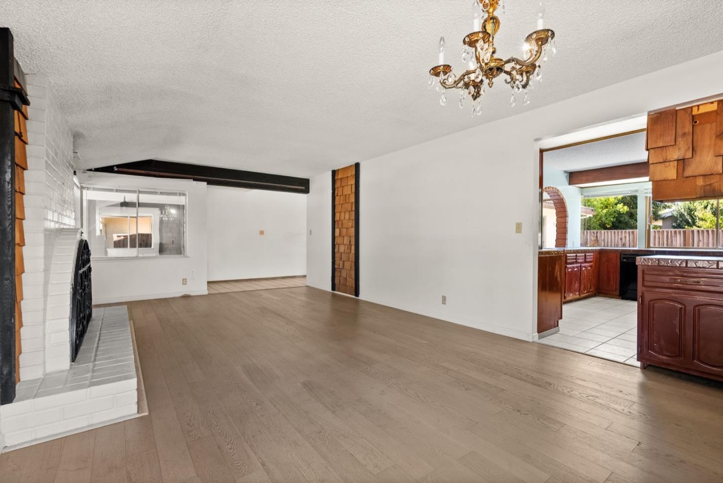 1004 Azalea Drive