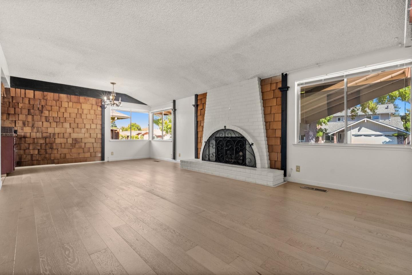 1004 Azalea Drive