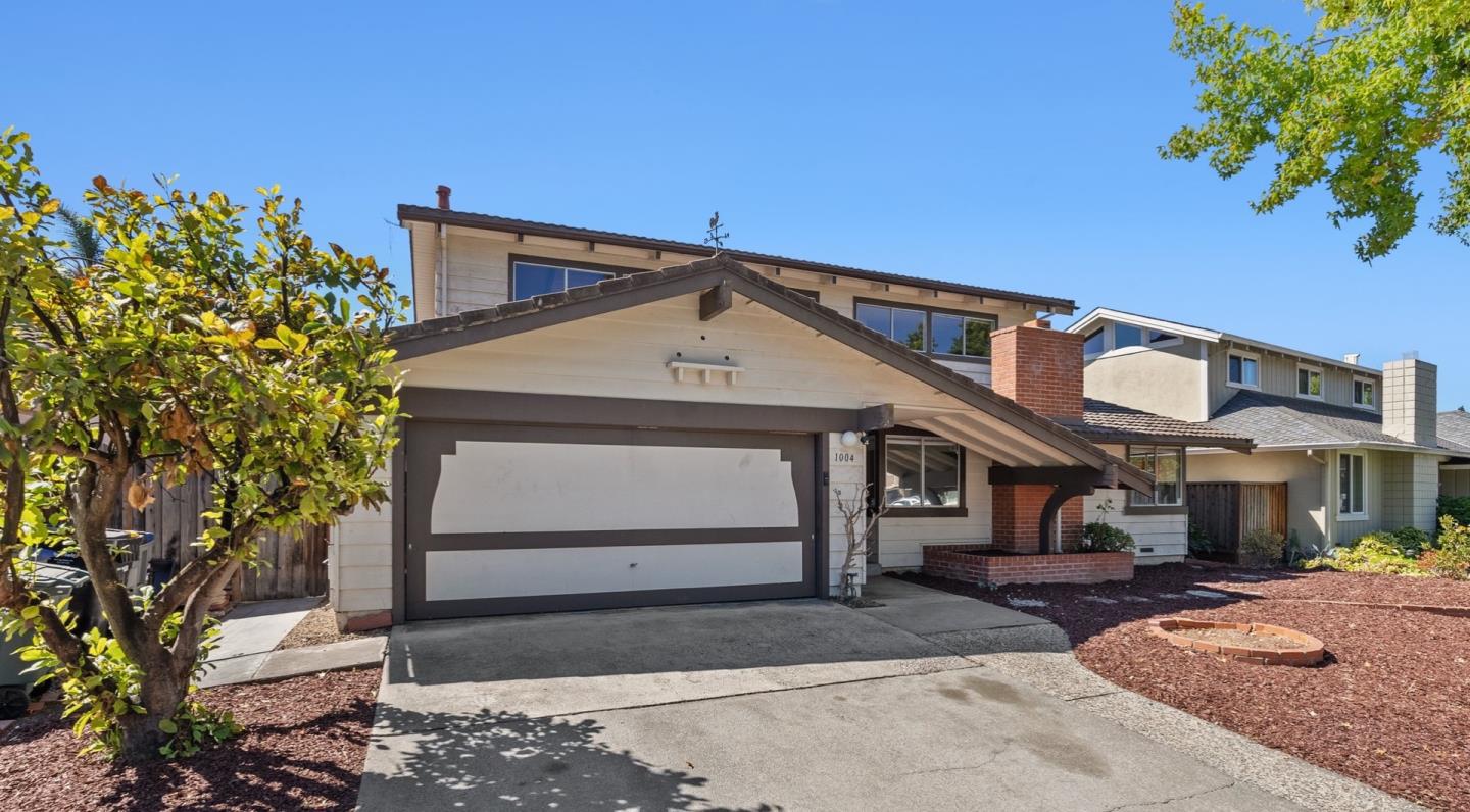 1004 Azalea Drive