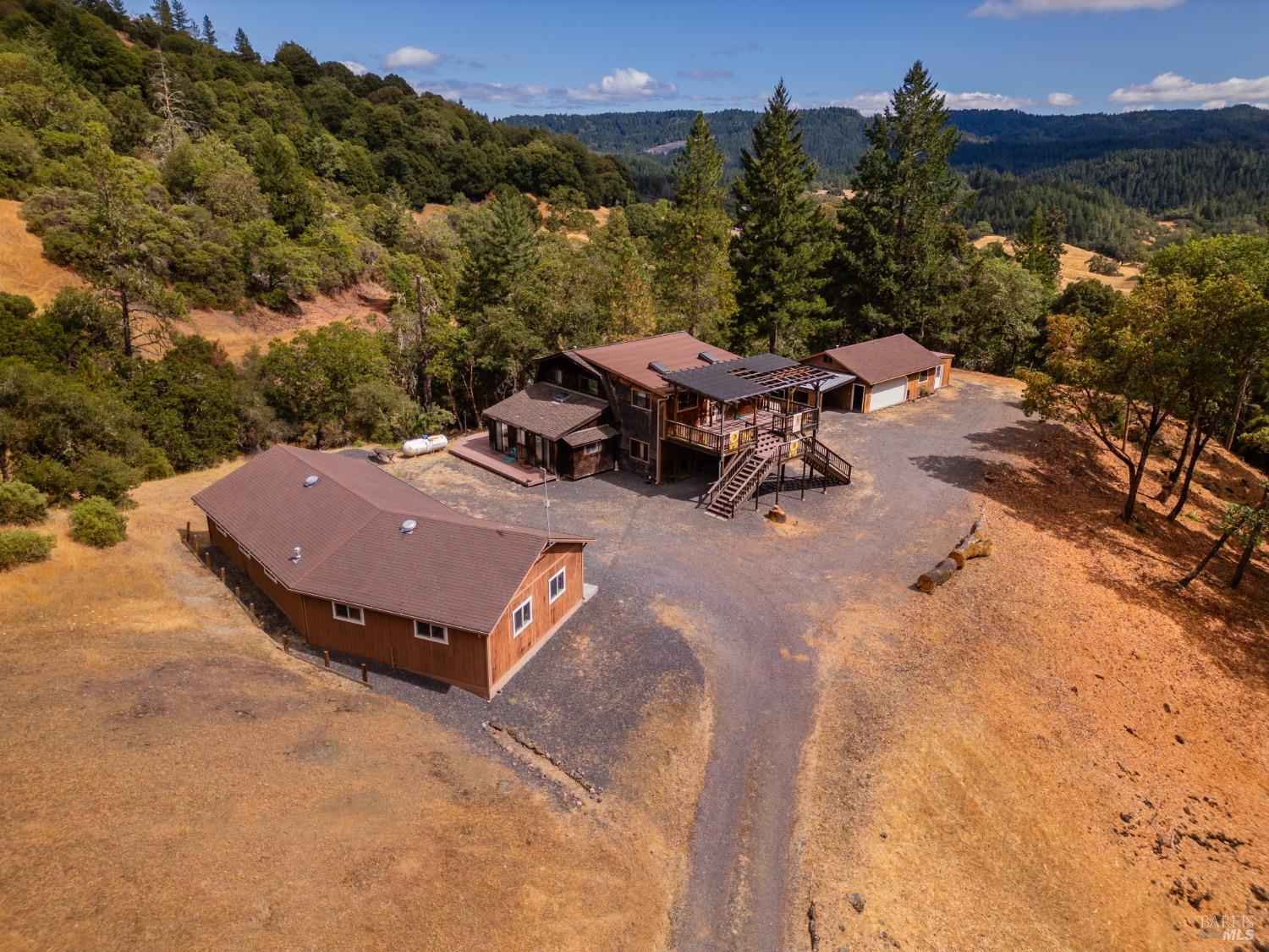 4242 Canyon Road