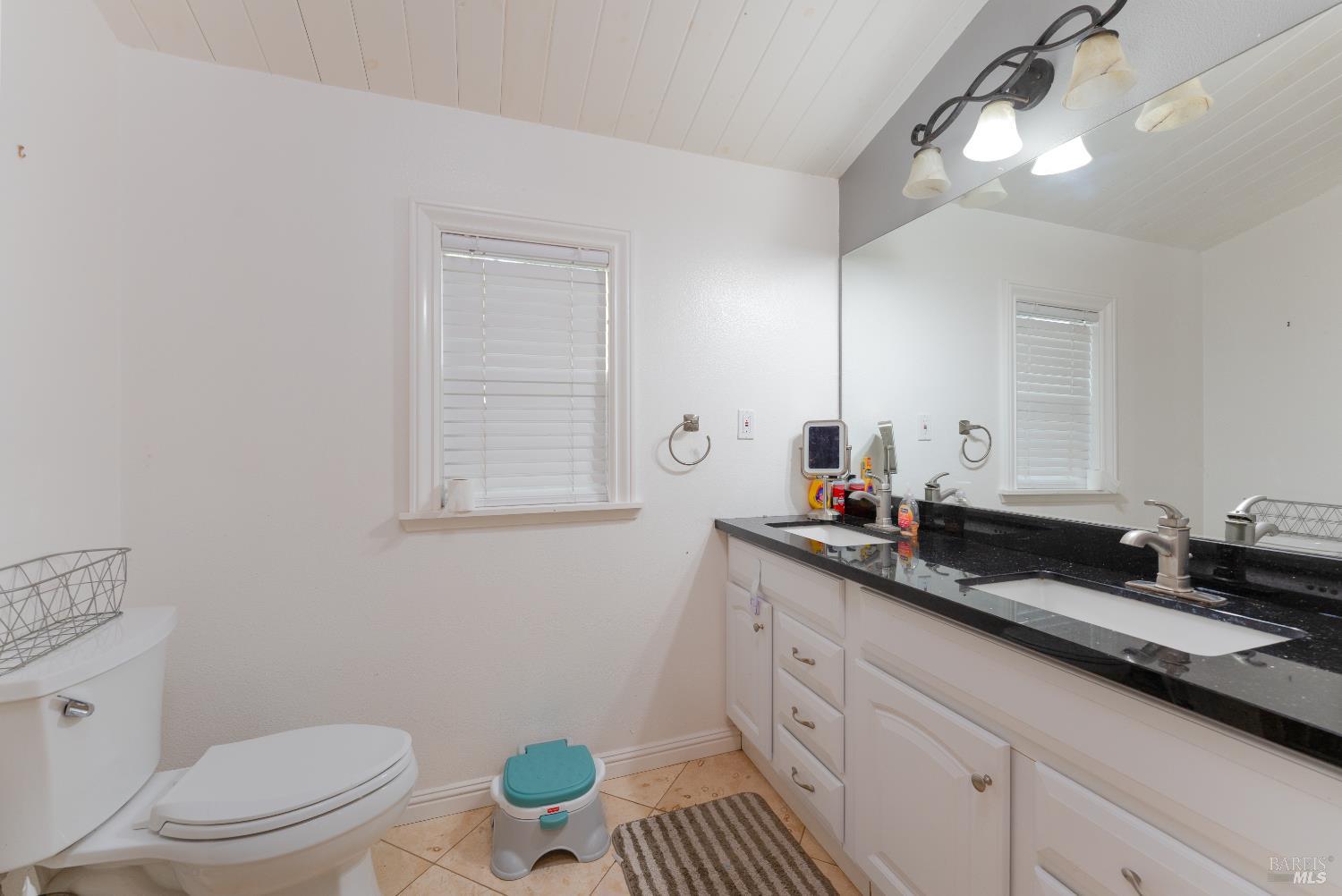 2580 Center Valley Road