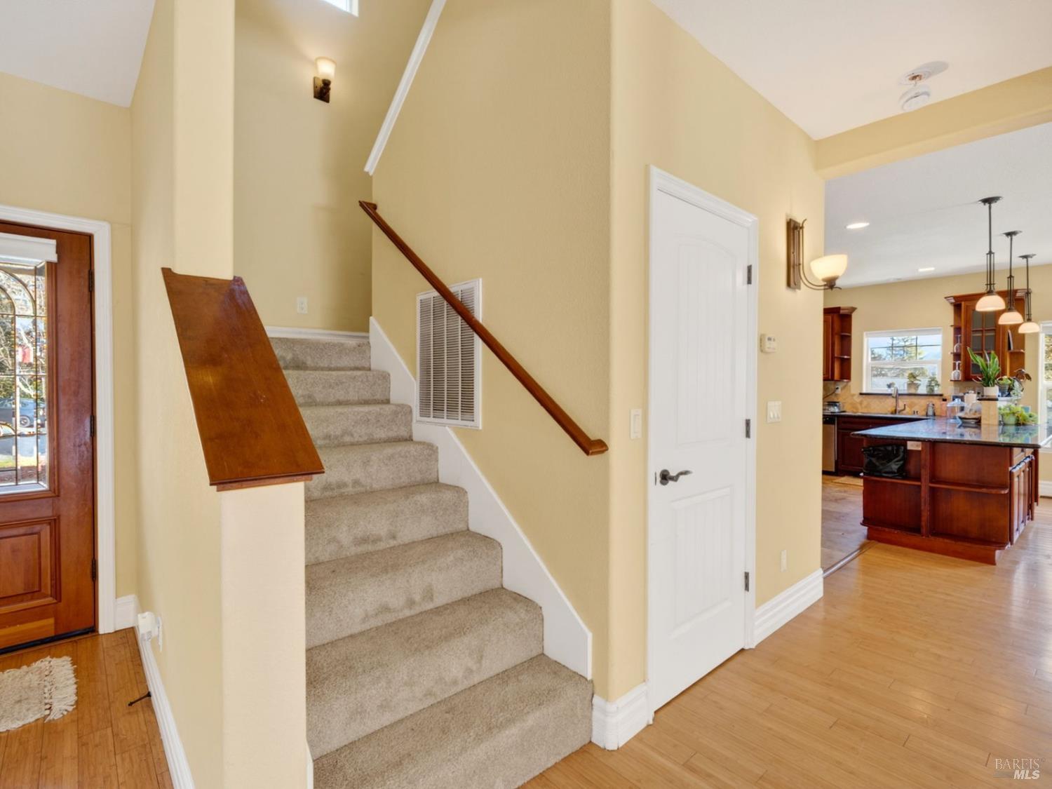 605 Redwood Avenue
