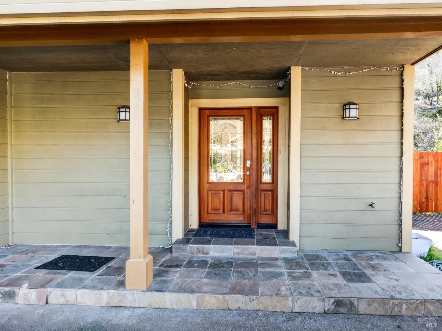 605 Redwood Avenue