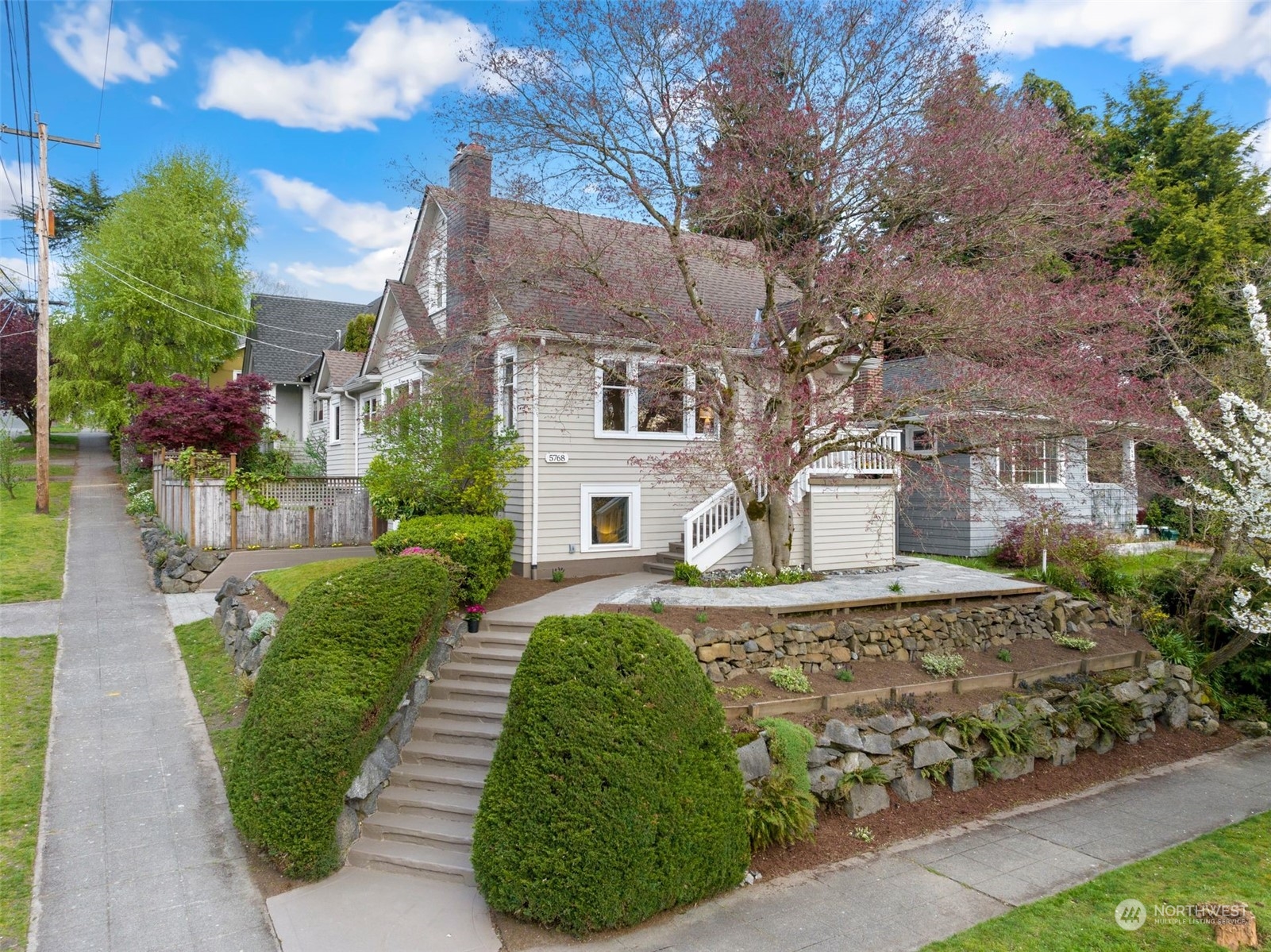 5768 28th Avenue NE