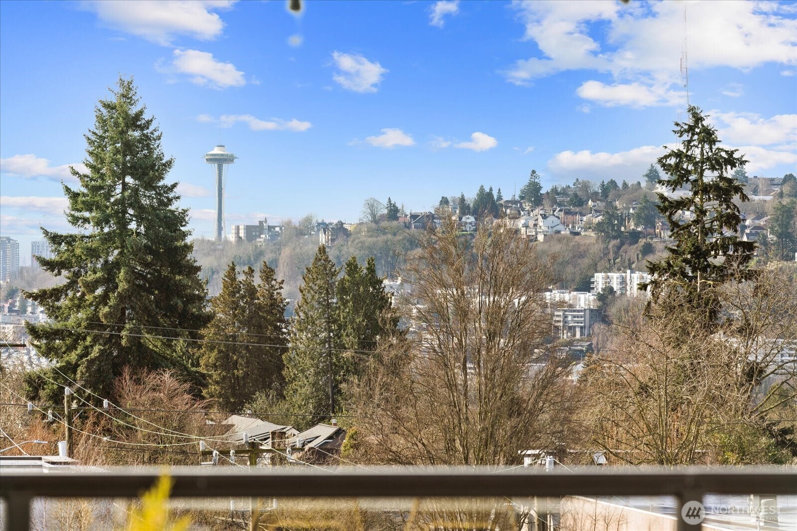 4422 Woodlawn Avenue N Unit: 213