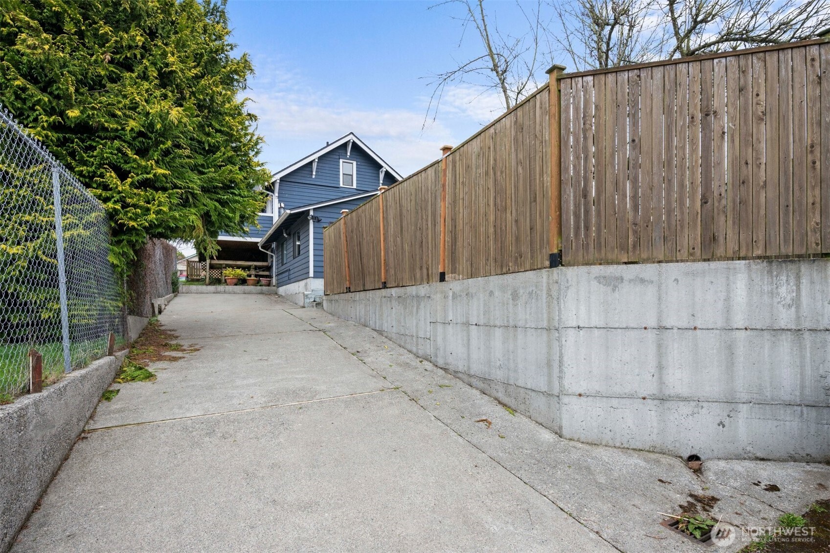 8341 28th Avenue NW