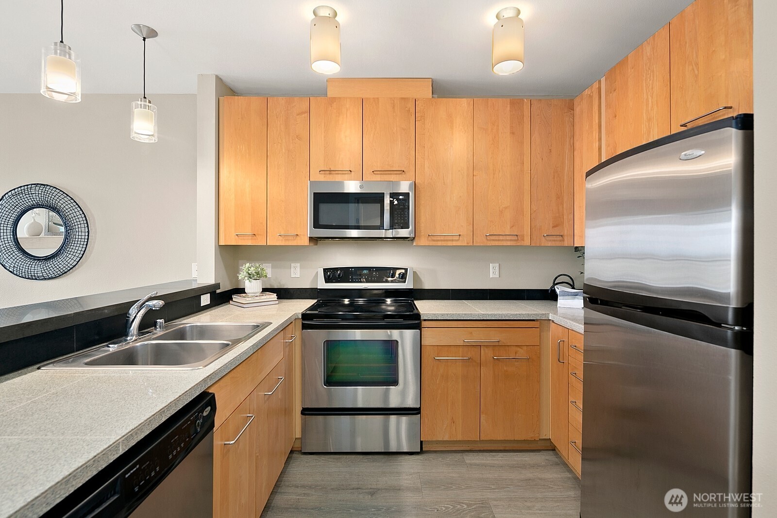 655 Crockett Street Unit: A204