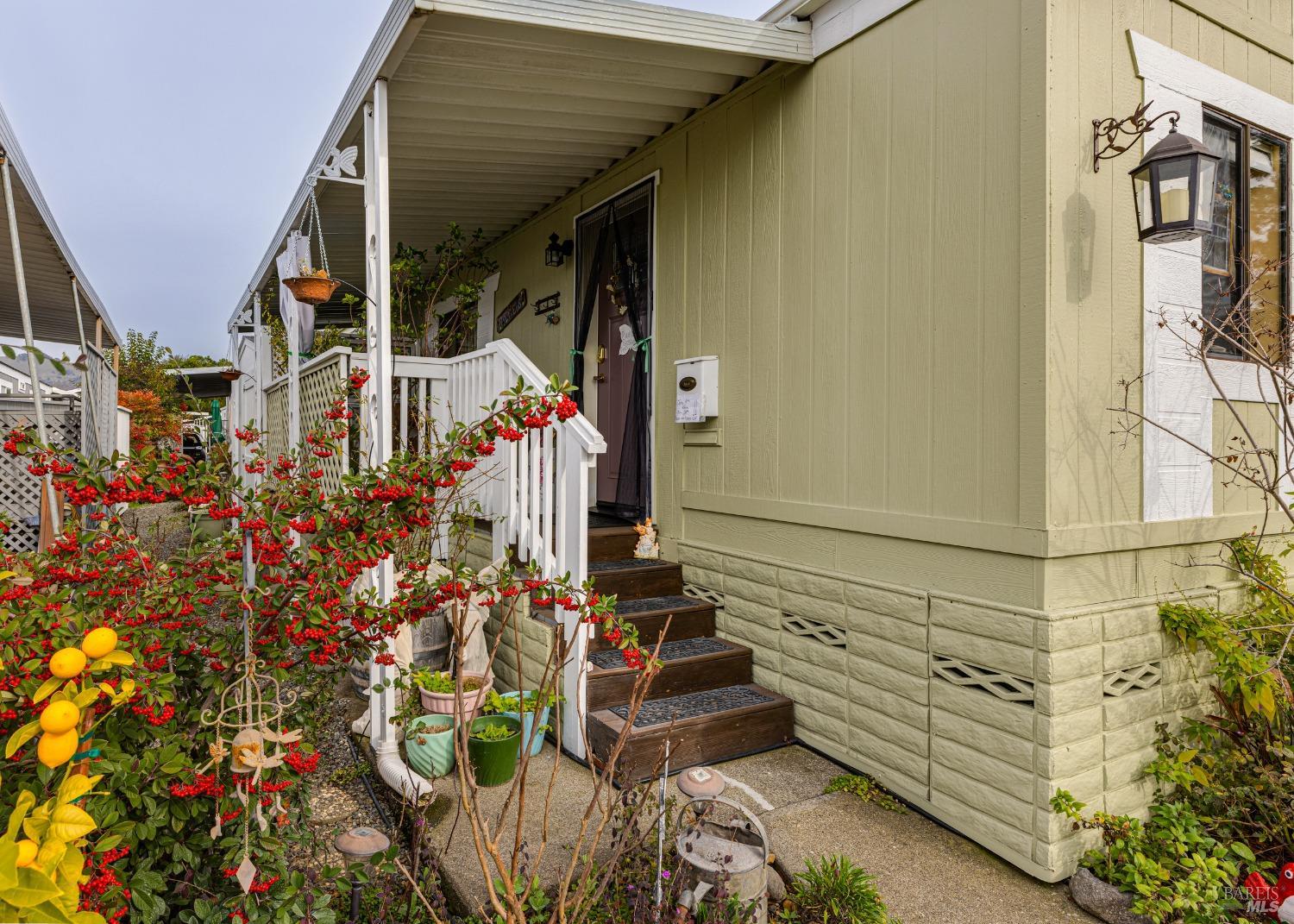 60 Redwing Drive Unit: 60