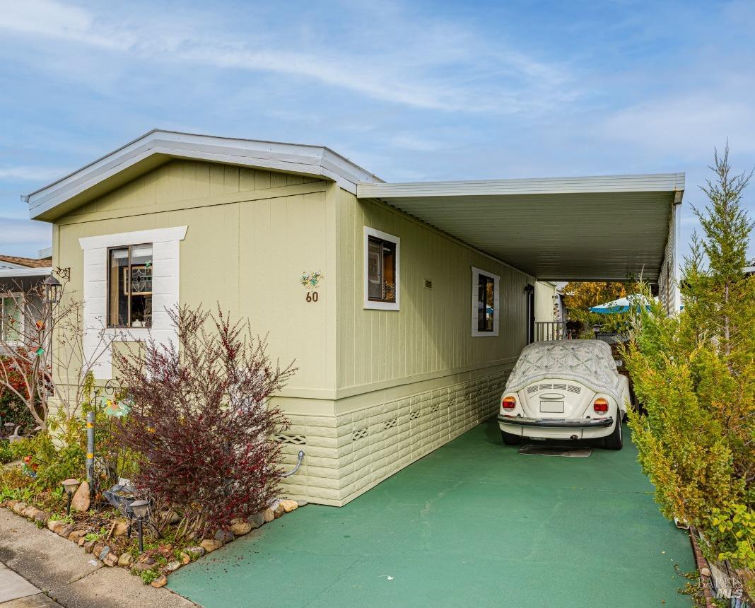 60 Redwing Drive Unit: 60