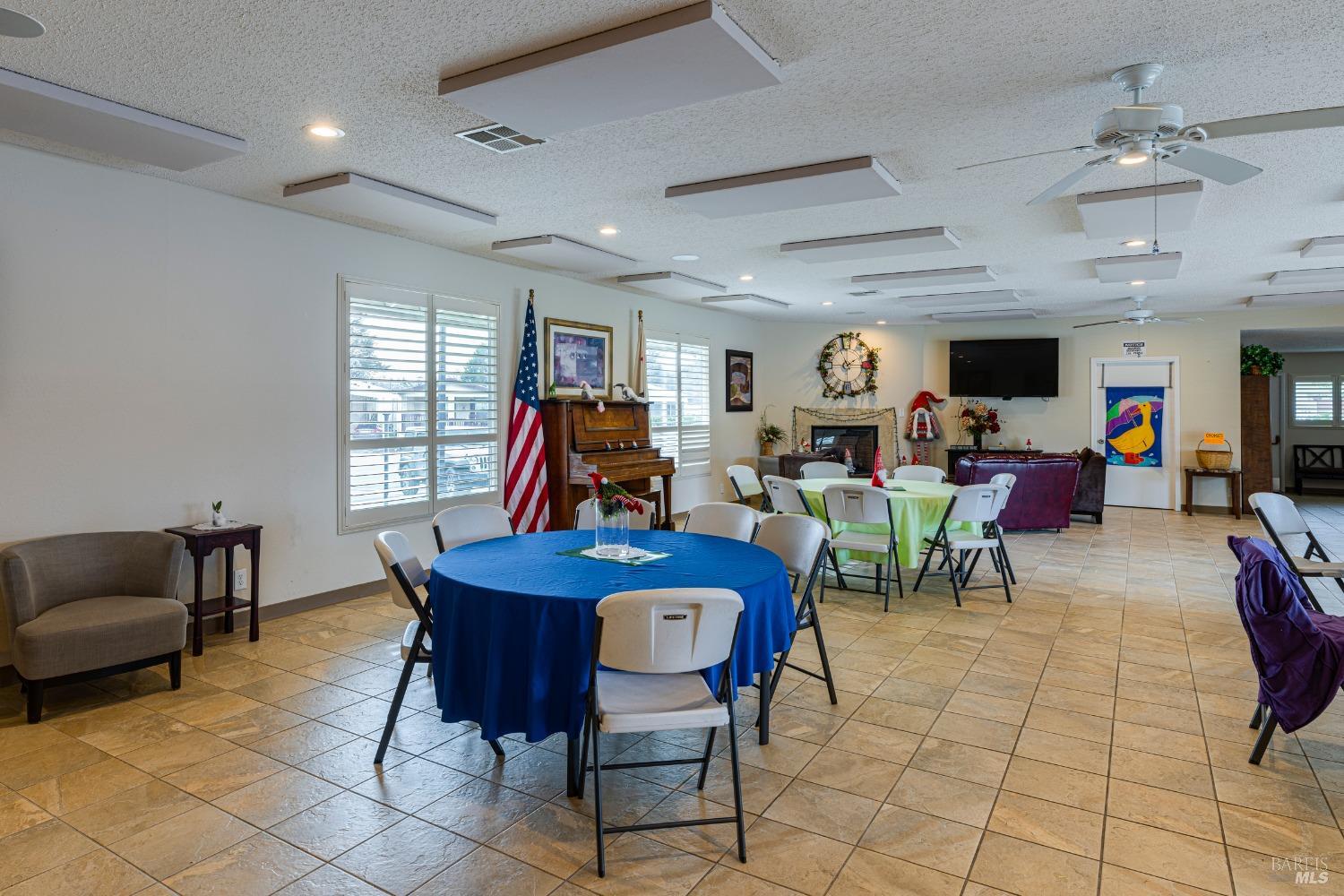 60 Redwing Drive Unit: 60