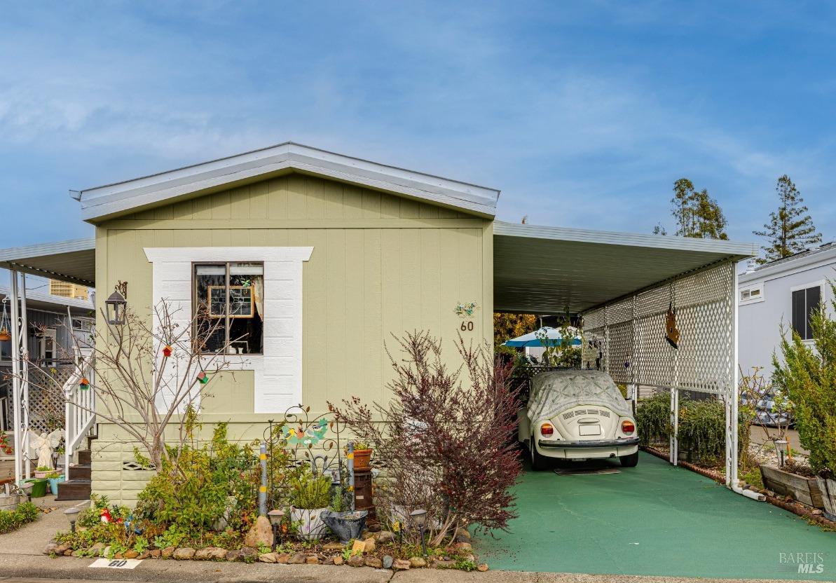 60 Redwing Drive Unit: 60