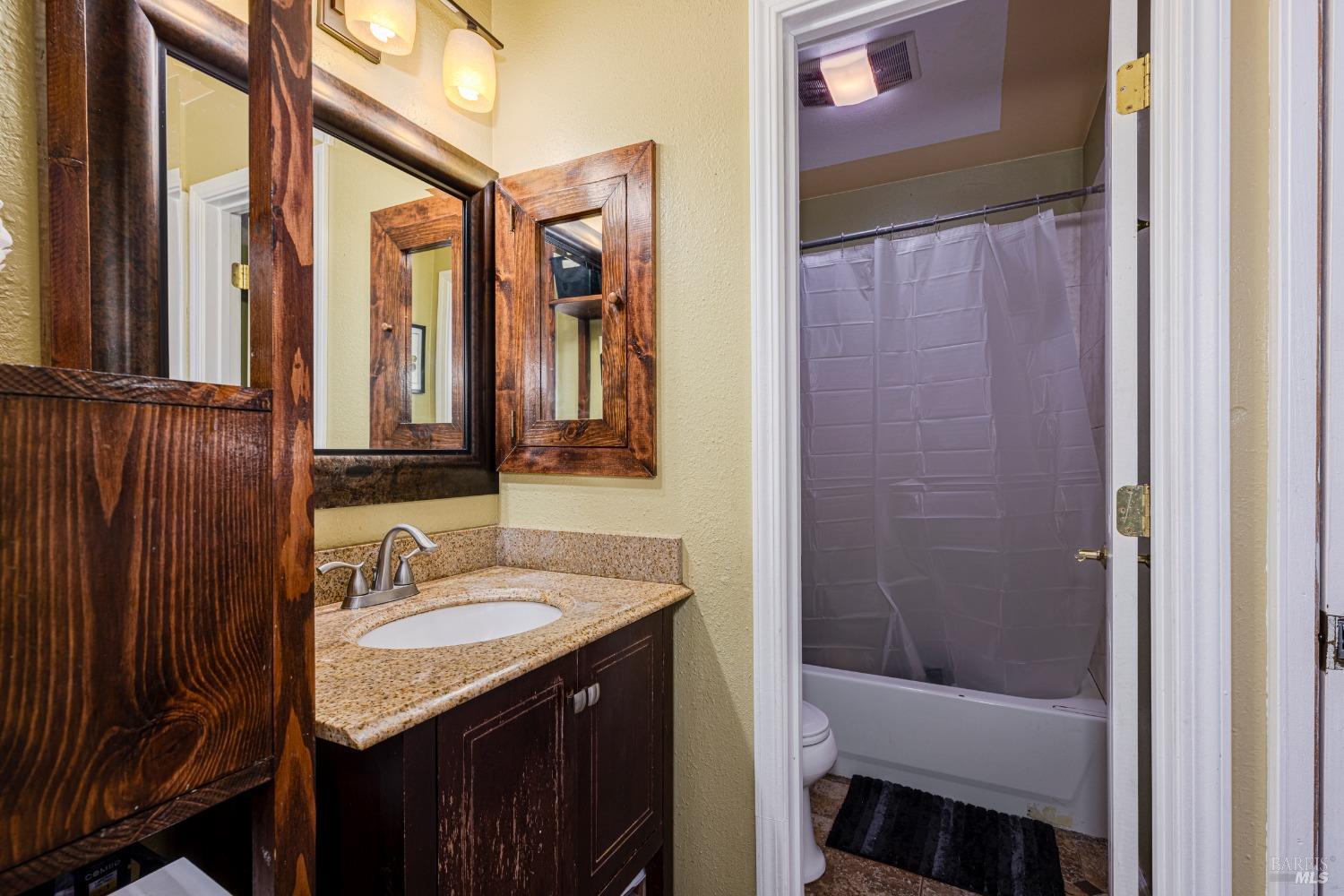 684 Racquet Club Cir