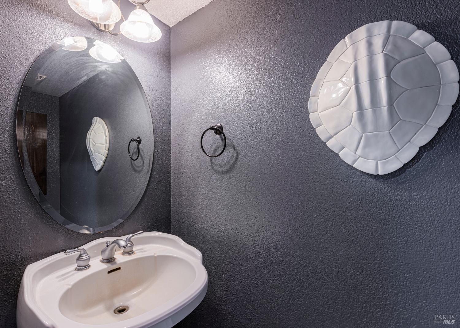 684 Racquet Club Cir