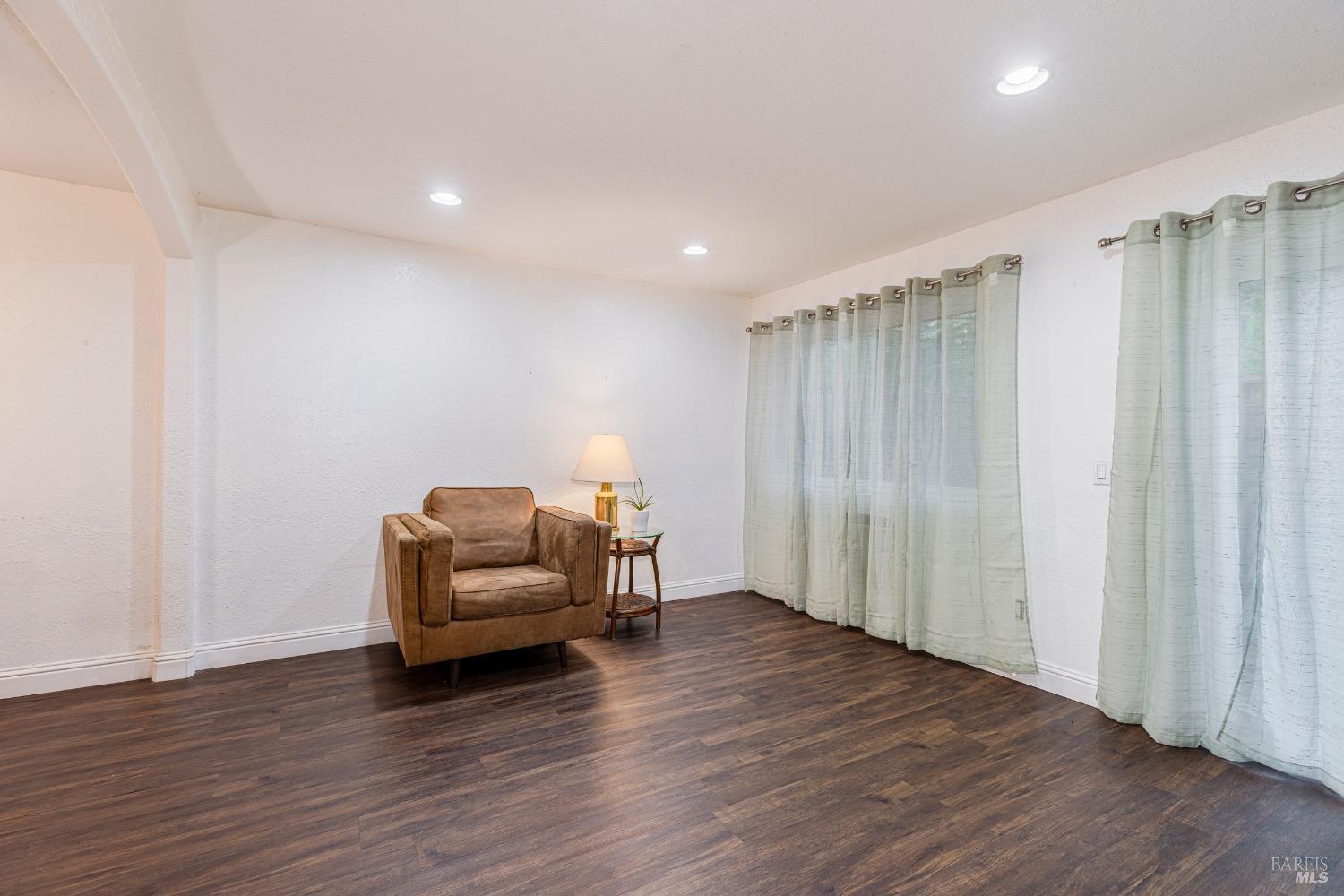 684 Racquet Club Cir