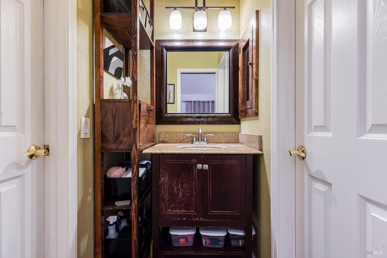 684 Racquet Club Cir