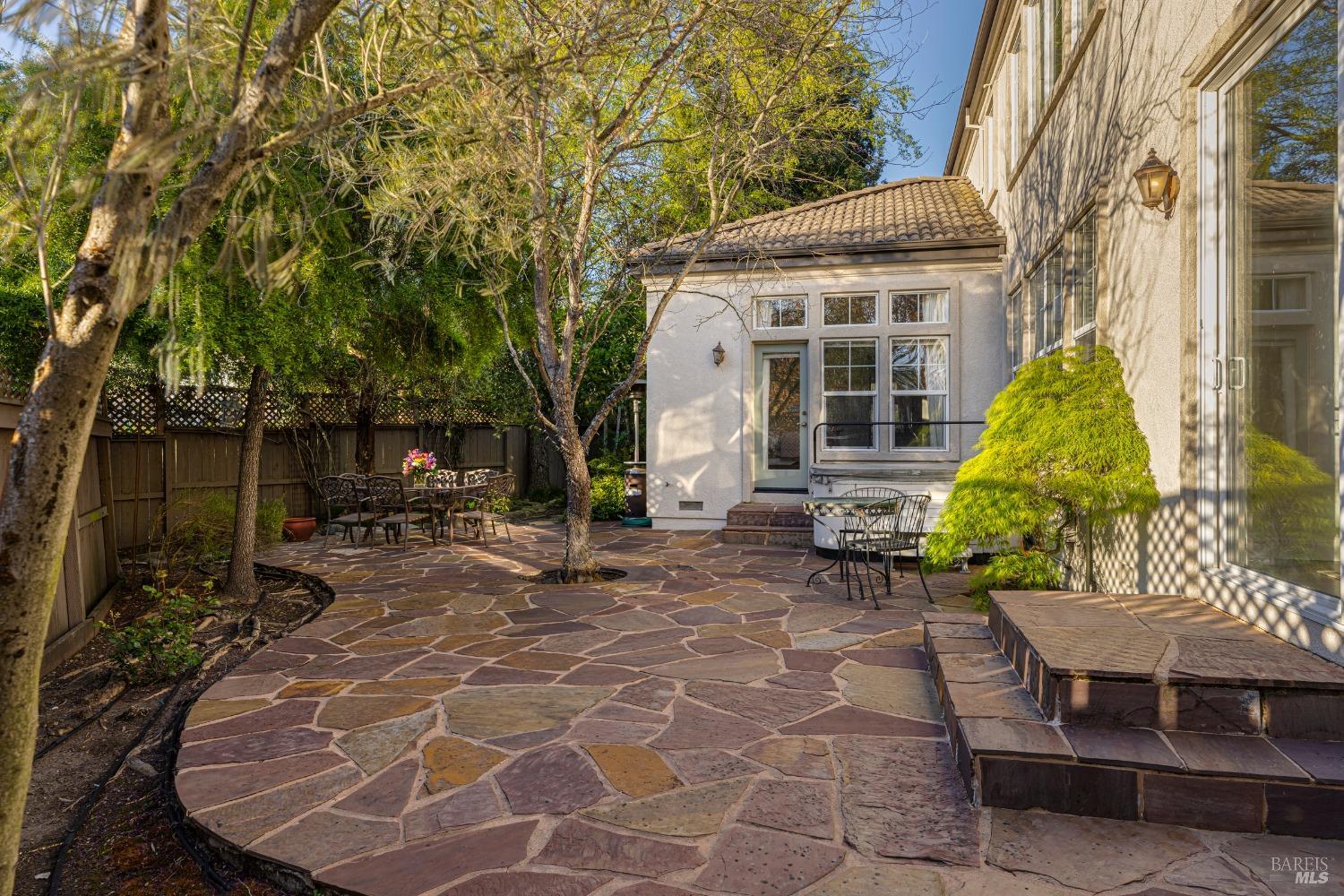 1813 Sleepy Hollow Ln