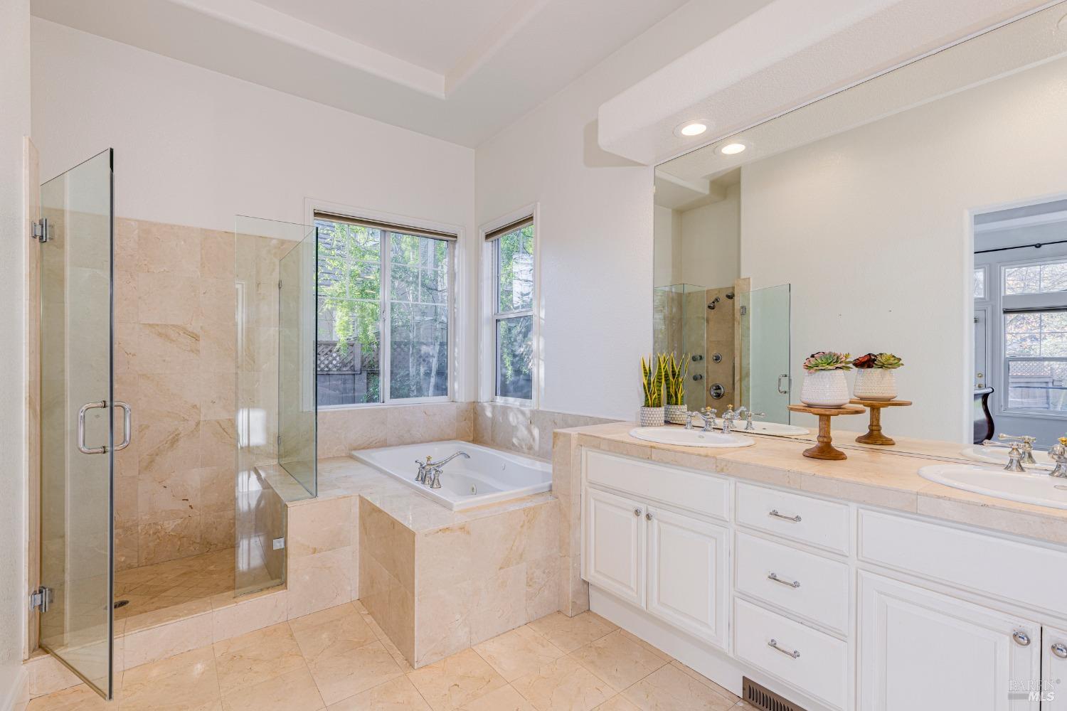 1813 Sleepy Hollow Ln