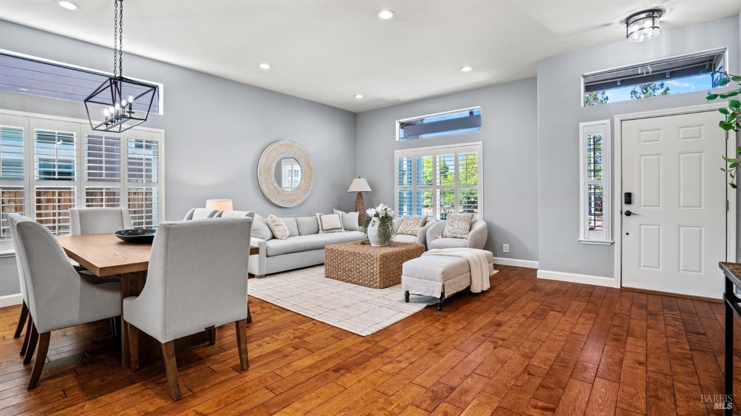 1013 Via Elisabetta Ct