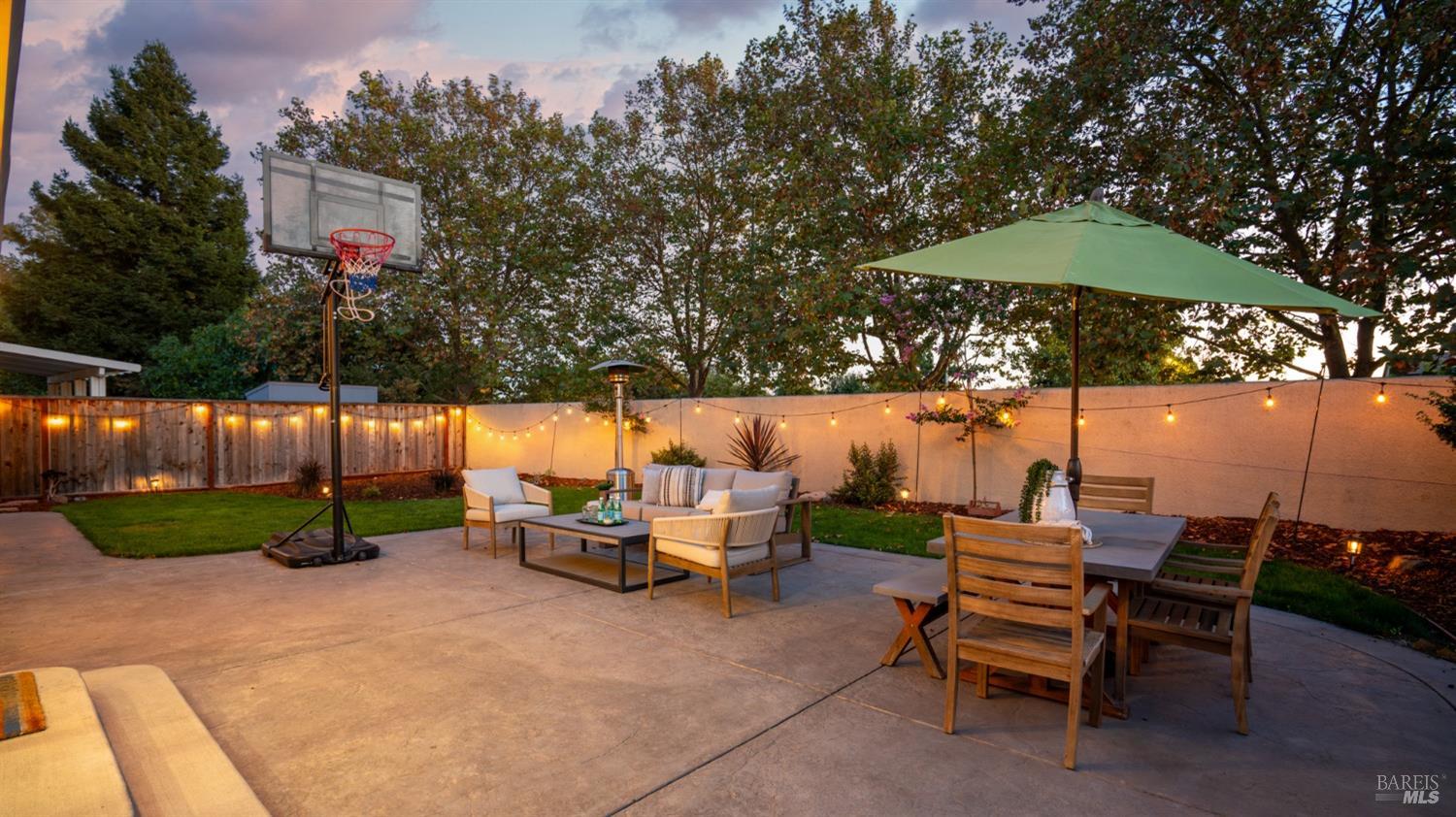 1013 Via Elisabetta Ct