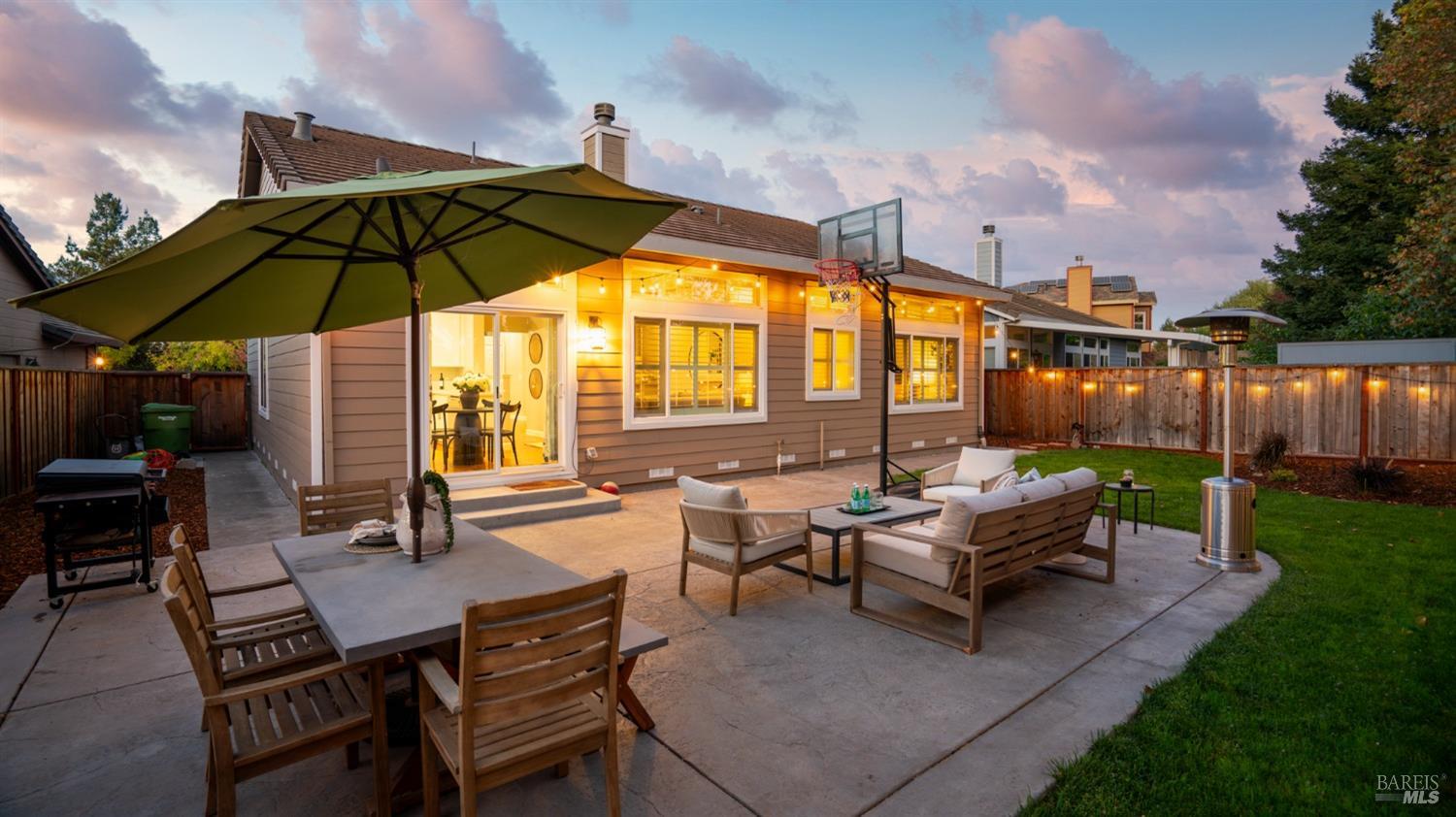 1013 Via Elisabetta Ct