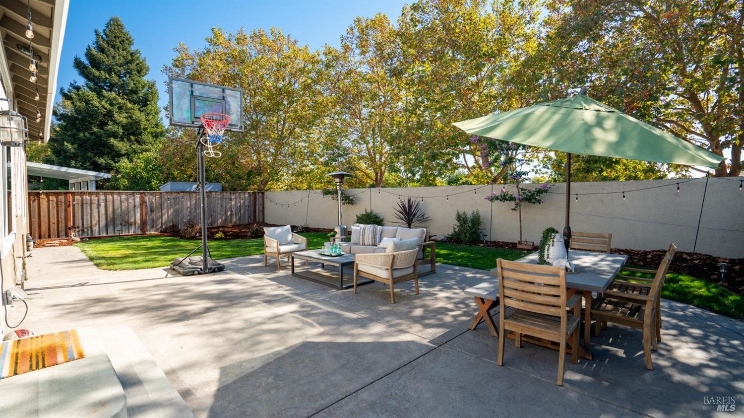 1013 Via Elisabetta Ct