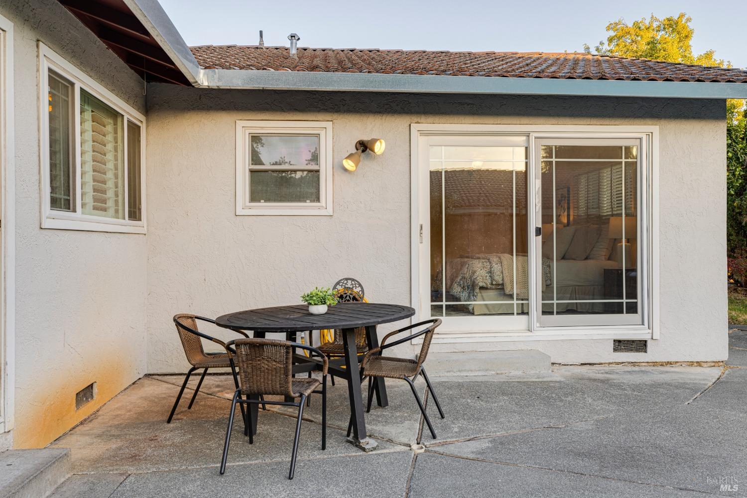 923 Santa Dorotea Cir