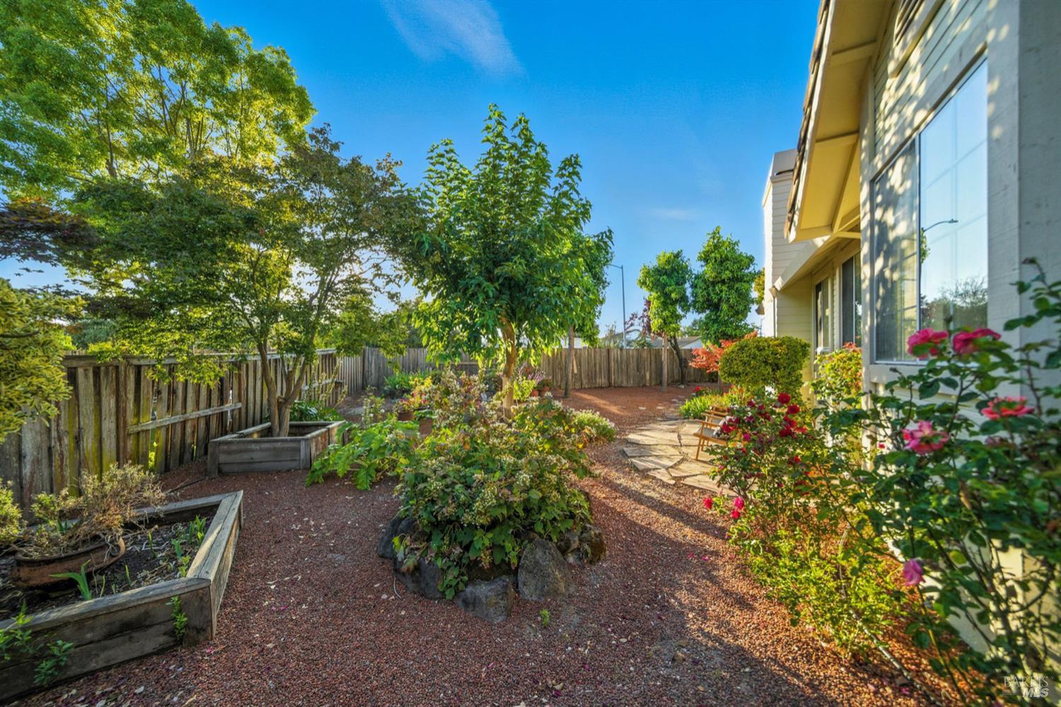 432 Redrock Way