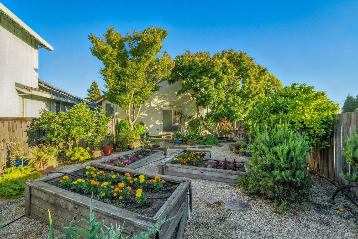 432 Redrock Way