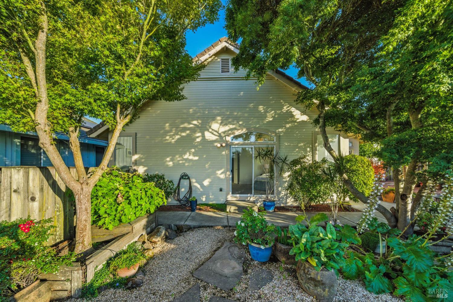 432 Redrock Way