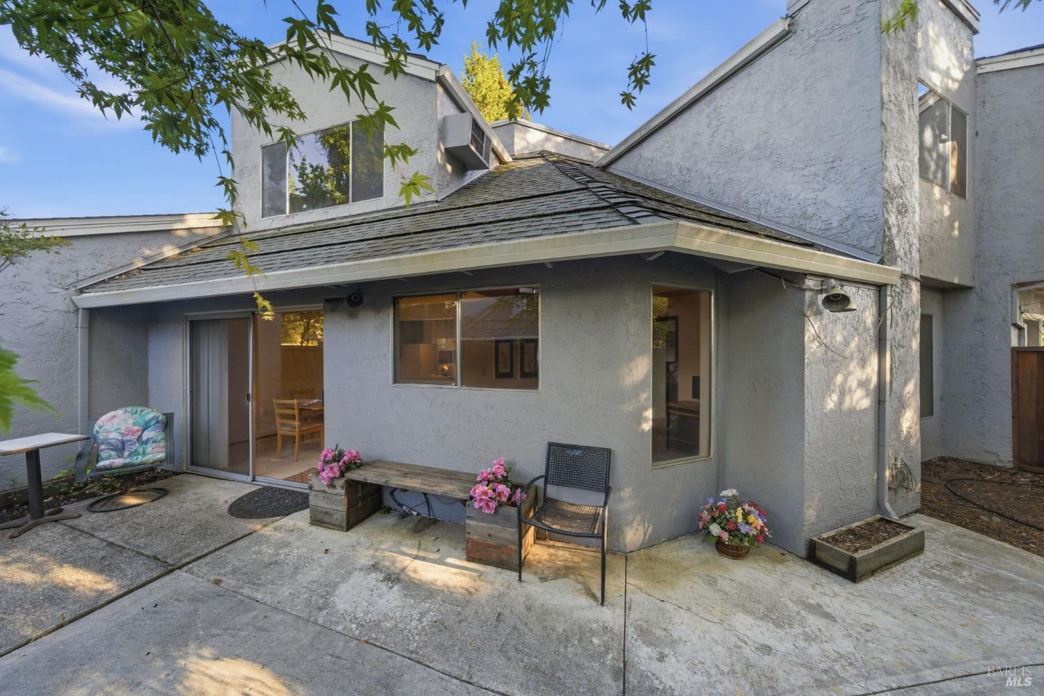 514 Racquet Club Circle