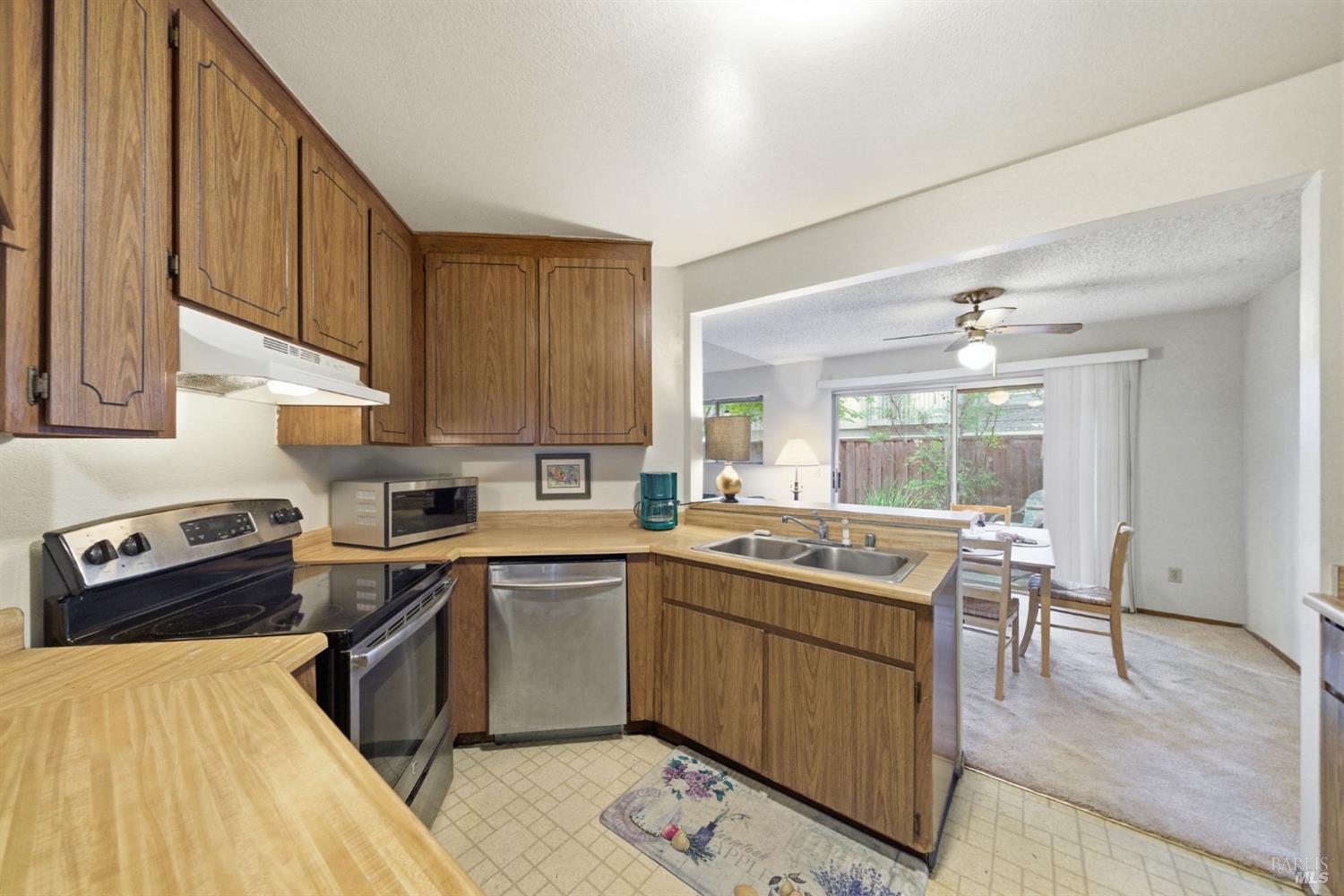 514 Racquet Club Circle