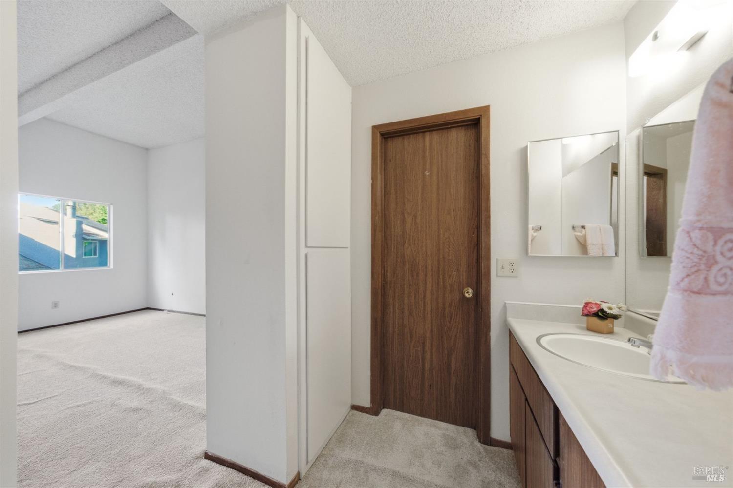 514 Racquet Club Circle